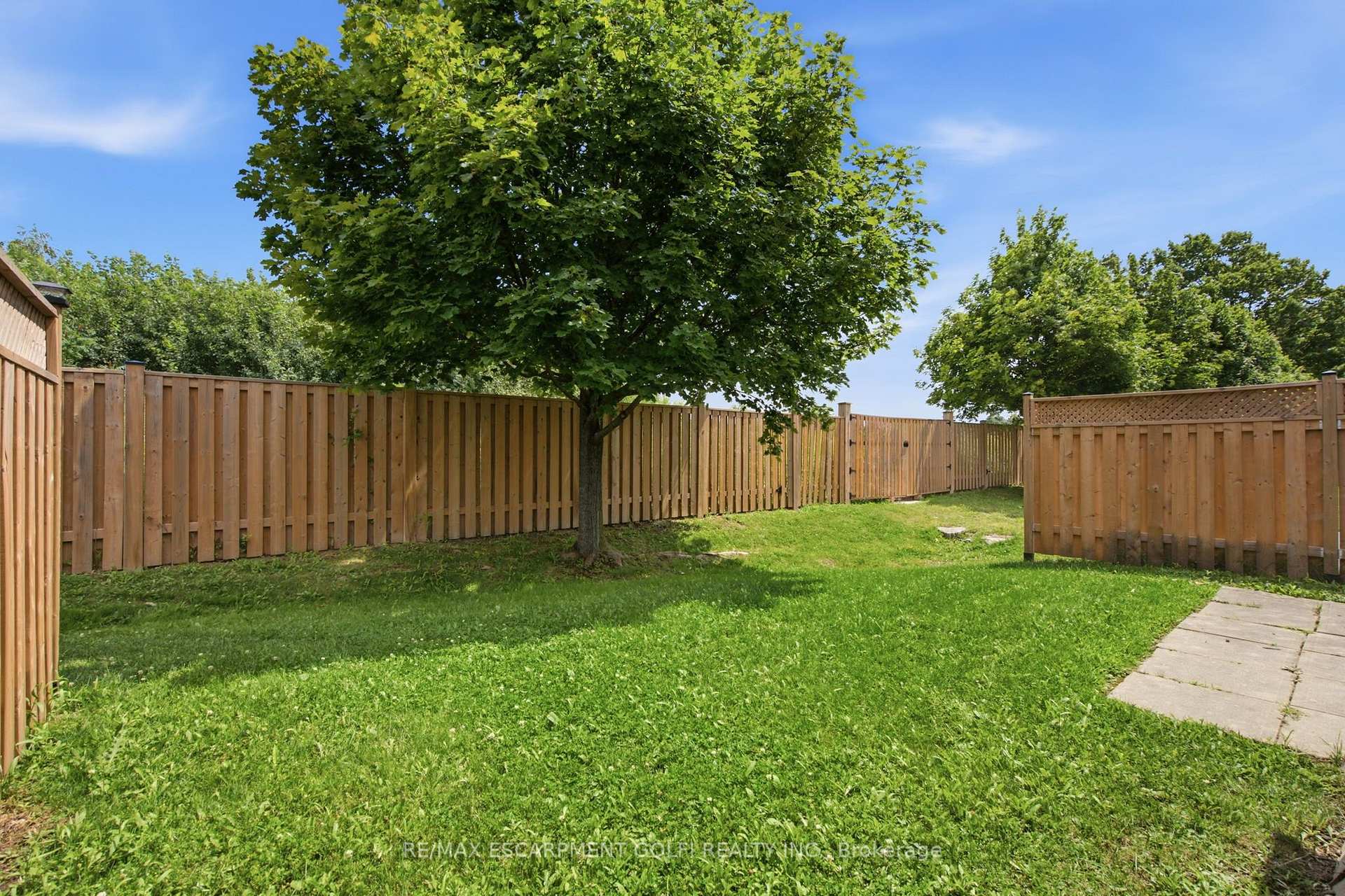 Photo 5 of 21 Cathy Drive, Hamilton, Rural Glanbrook — HOMEH