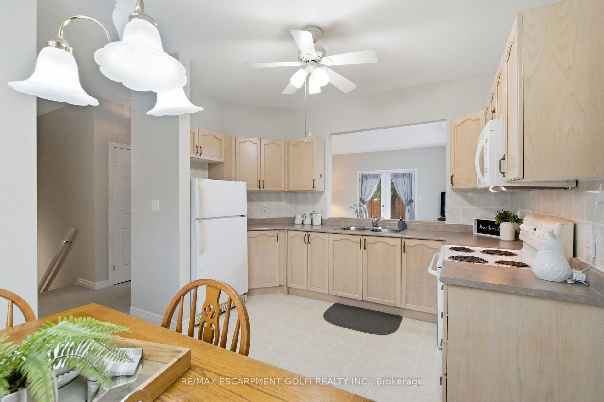 Photo 7 of 21 Cathy Drive, Hamilton, Rural Glanbrook — HOMEH