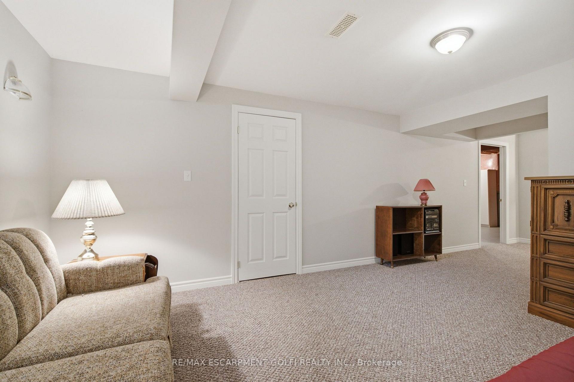 Photo 22 of 21 Cathy Drive, Hamilton, Rural Glanbrook — HOMEH