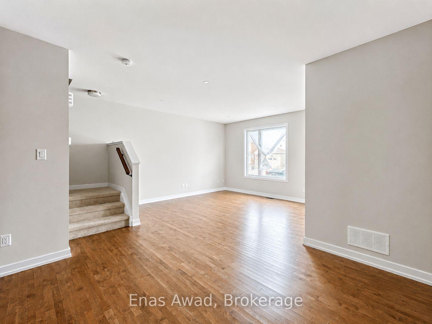 Photo 5 of 520 Oldenburg Avenue, Ottawa, Btwn Franktown Rd. & Fallowfield Rd. — HOMEH