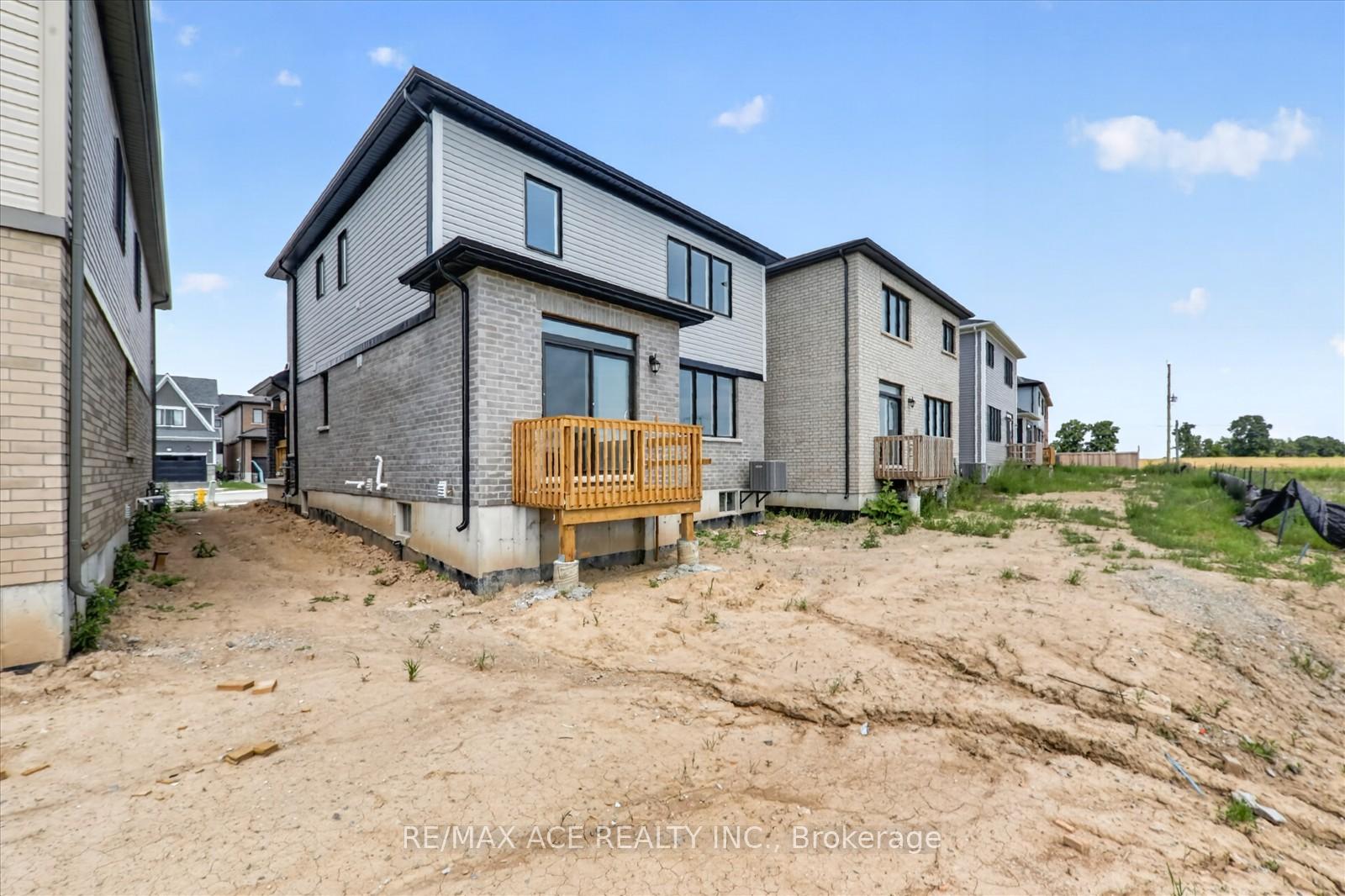 Photo 31 of 11 Stanley Avenue, Haldimand — HOMEH