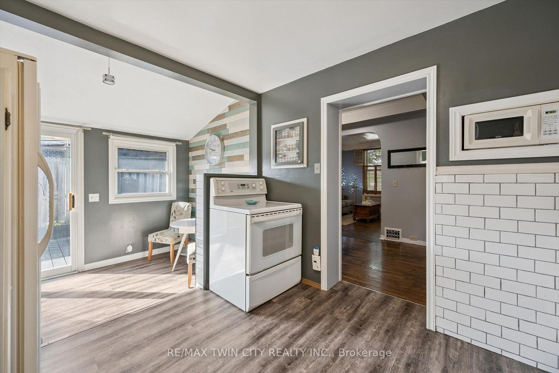 Photo 7 of 11 Brook Street, Cambridge, East Galt — HOMEH