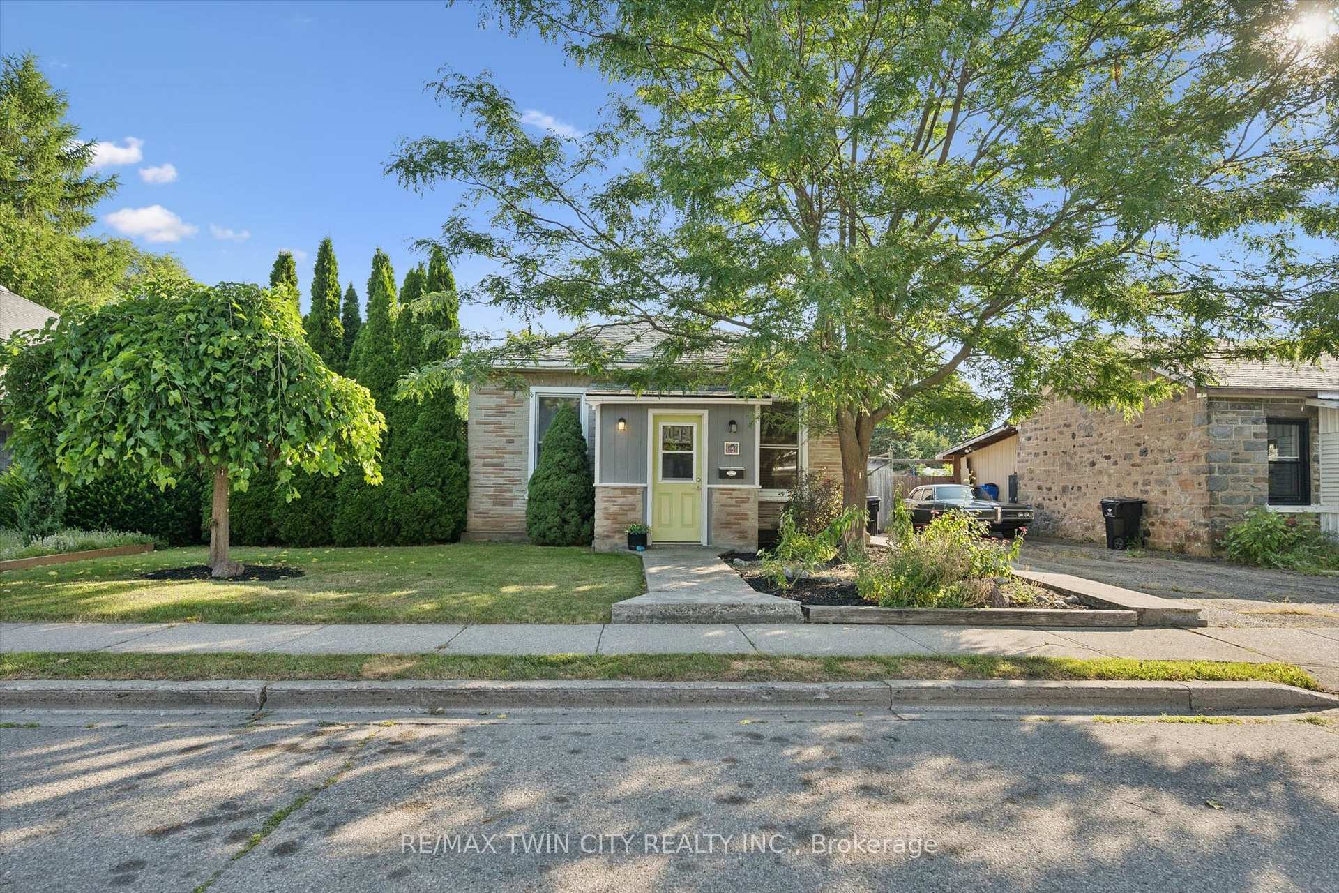 Photo 25 of 11 Brook Street, Cambridge, East Galt — HOMEH
