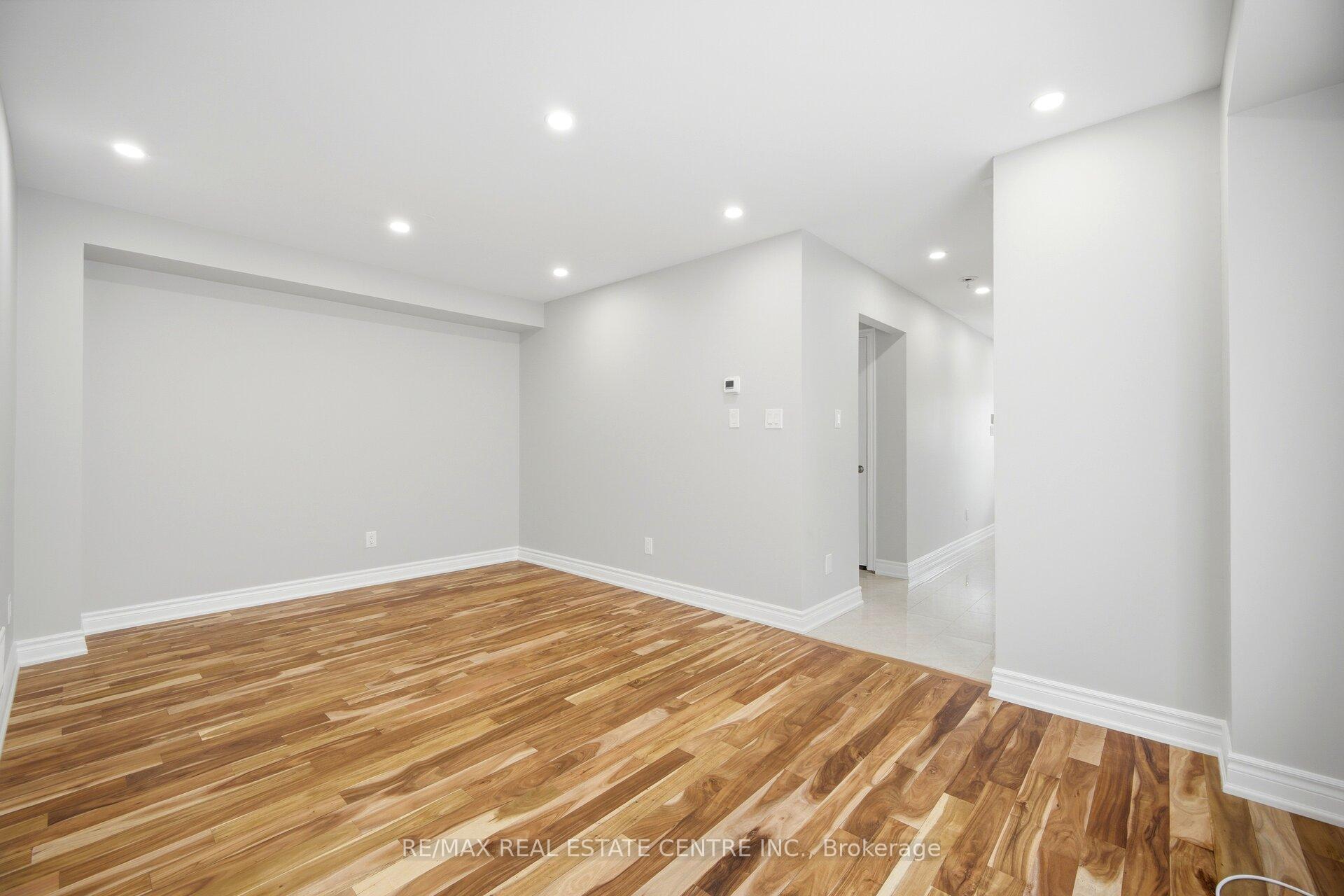 Photo 5 of 31 Spicebush Terrace, Brampton, Credit Valley — HOMEH