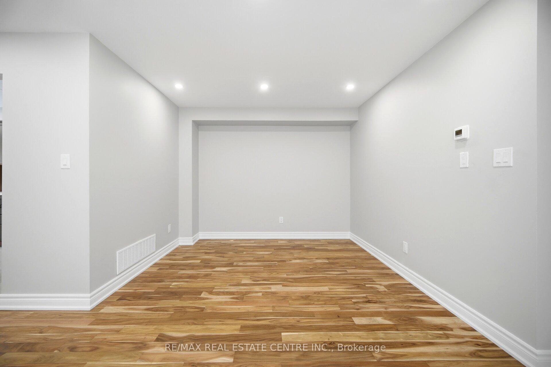 Photo 6 of 31 Spicebush Terrace, Brampton, Credit Valley — HOMEH