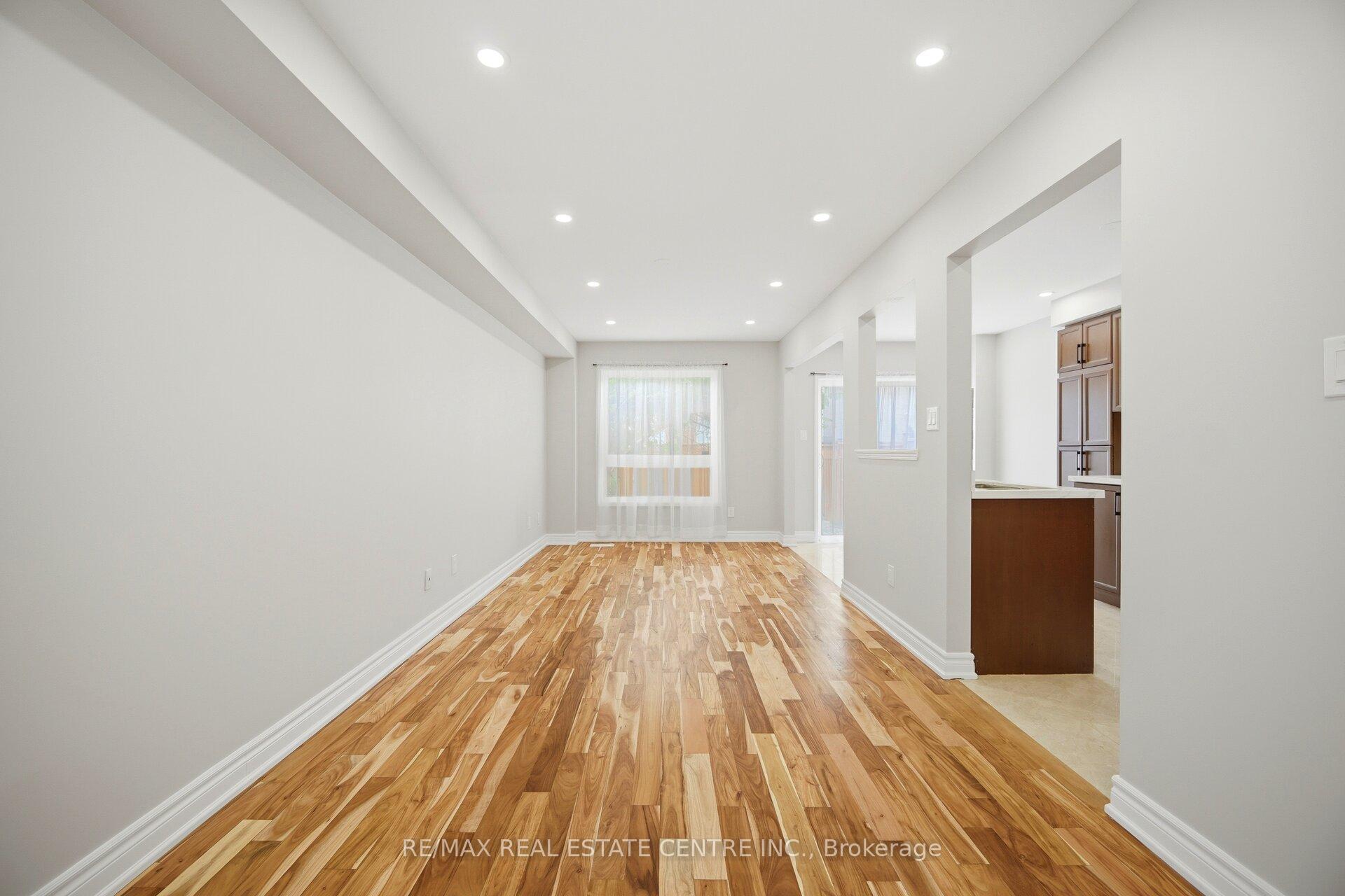 Photo 9 of 31 Spicebush Terrace, Brampton, Credit Valley — HOMEH