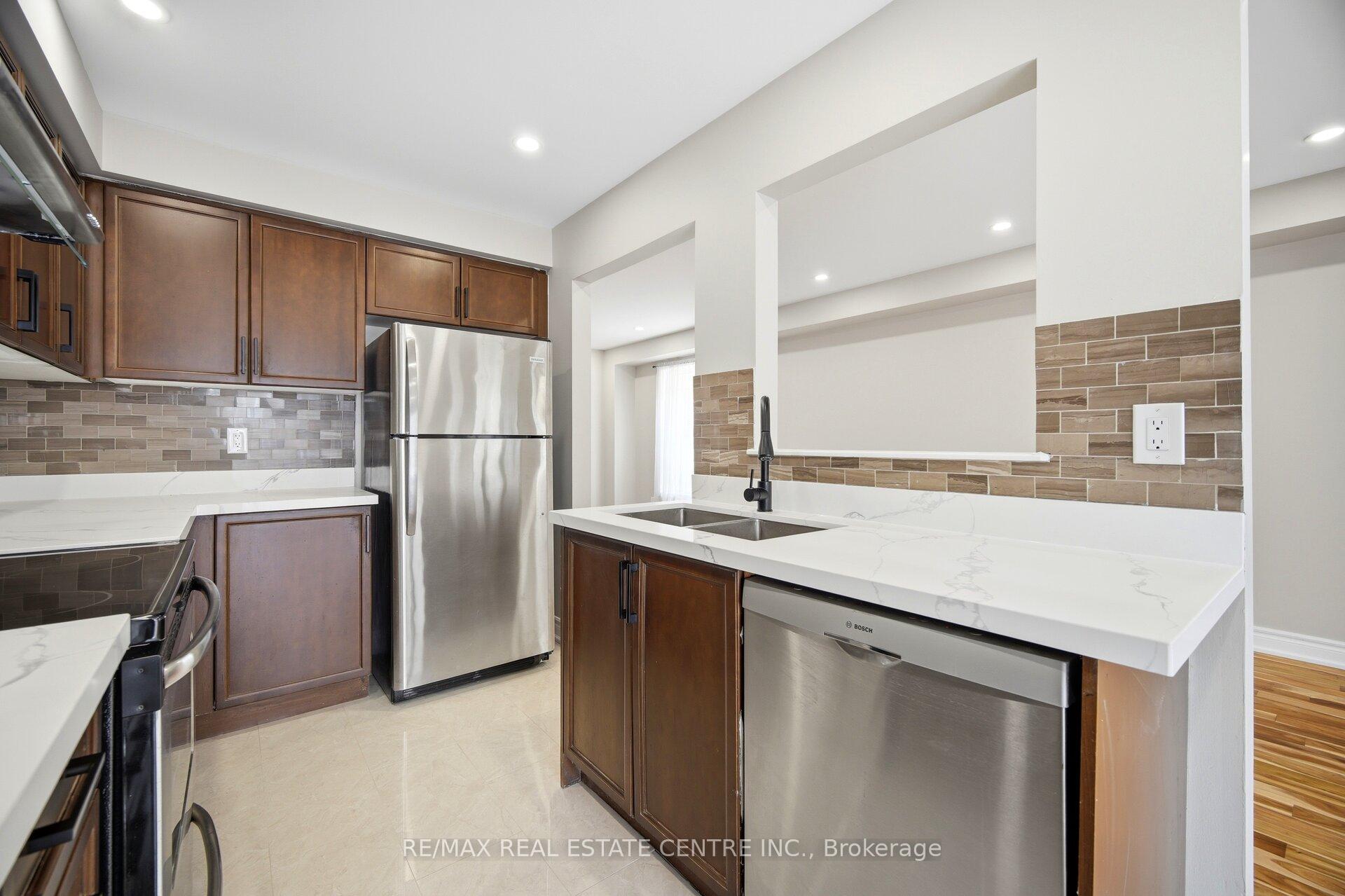 Photo 15 of 31 Spicebush Terrace, Brampton, Credit Valley — HOMEH