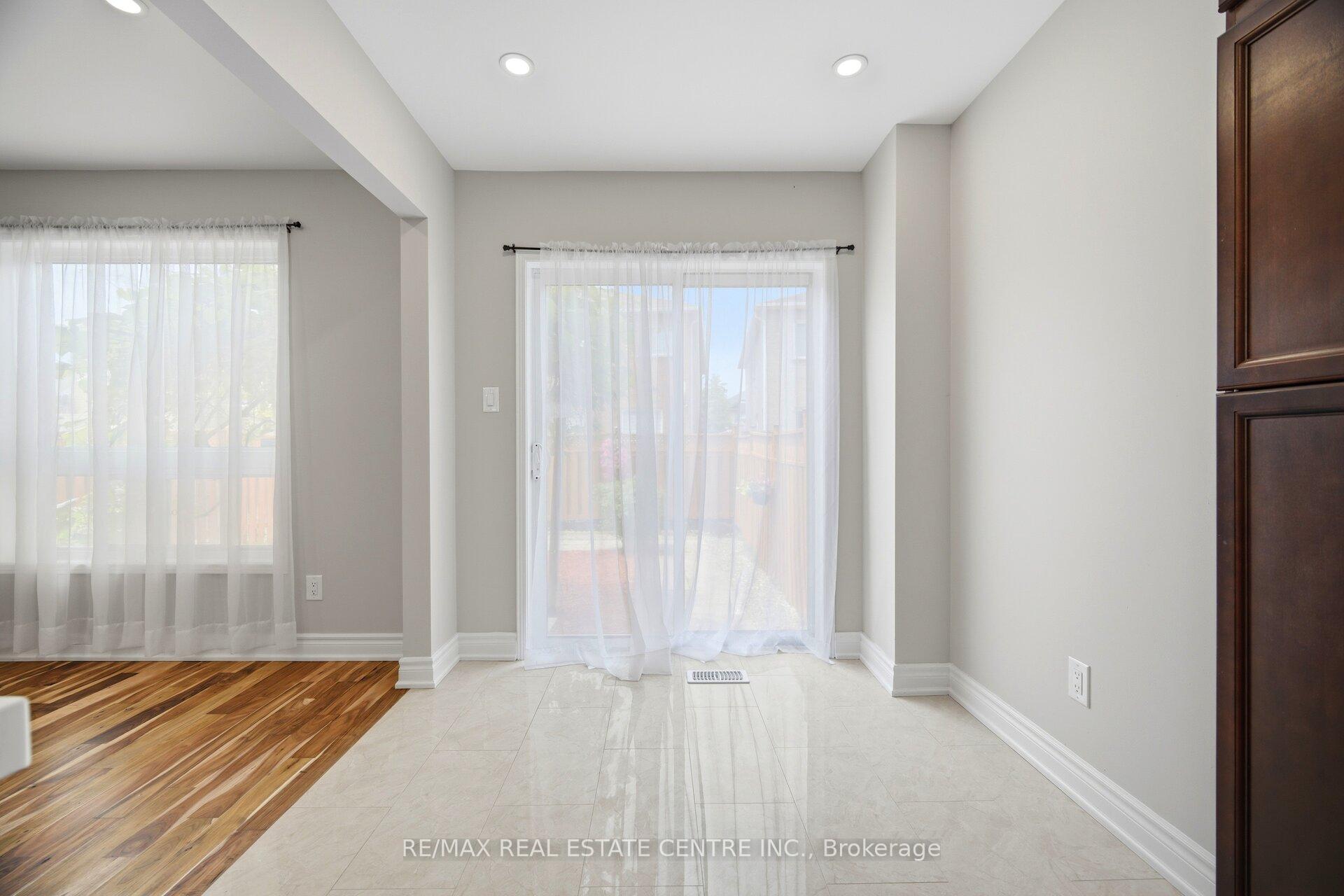 Photo 18 of 31 Spicebush Terrace, Brampton, Credit Valley — HOMEH