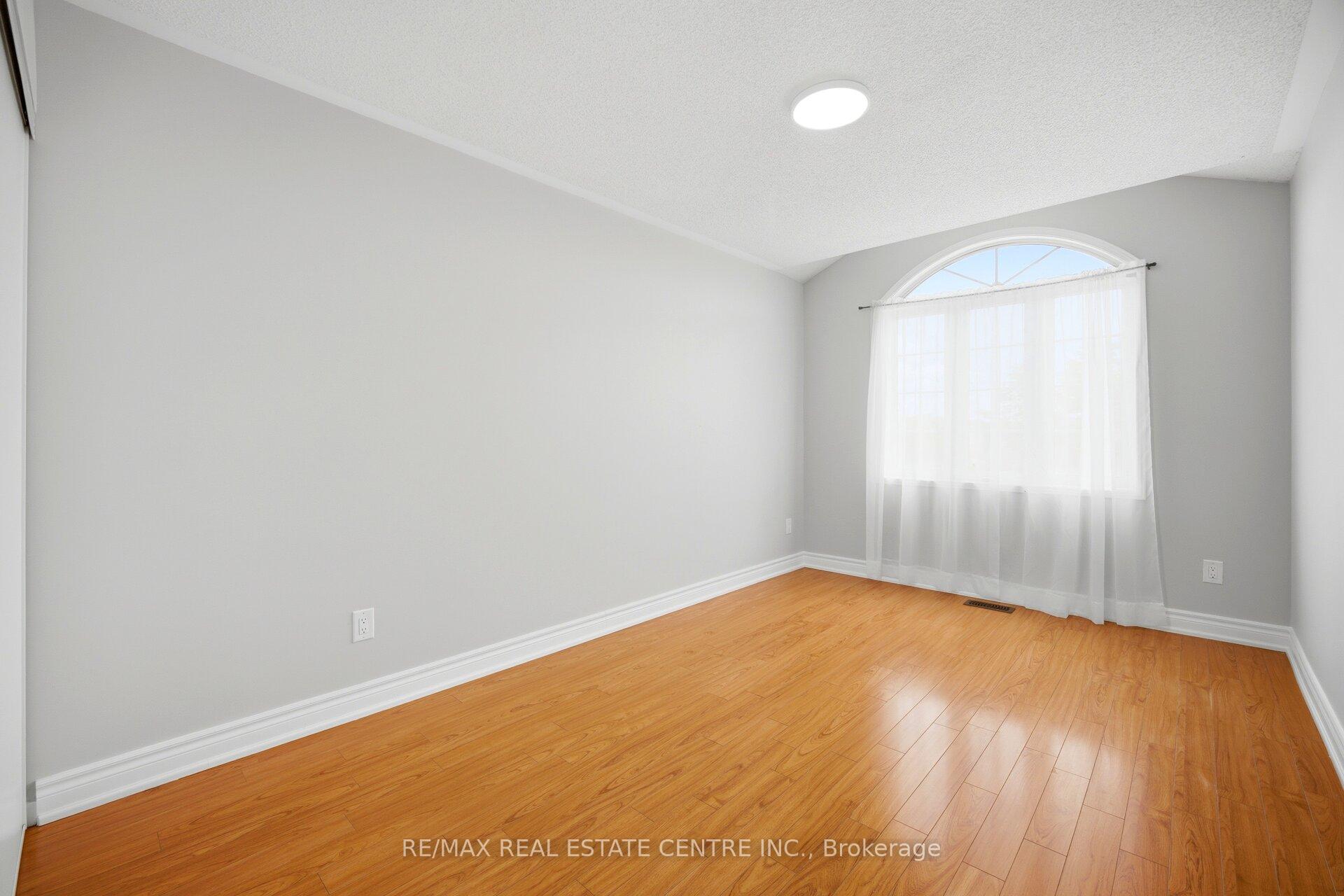 Photo 27 of 31 Spicebush Terrace, Brampton, Credit Valley — HOMEH