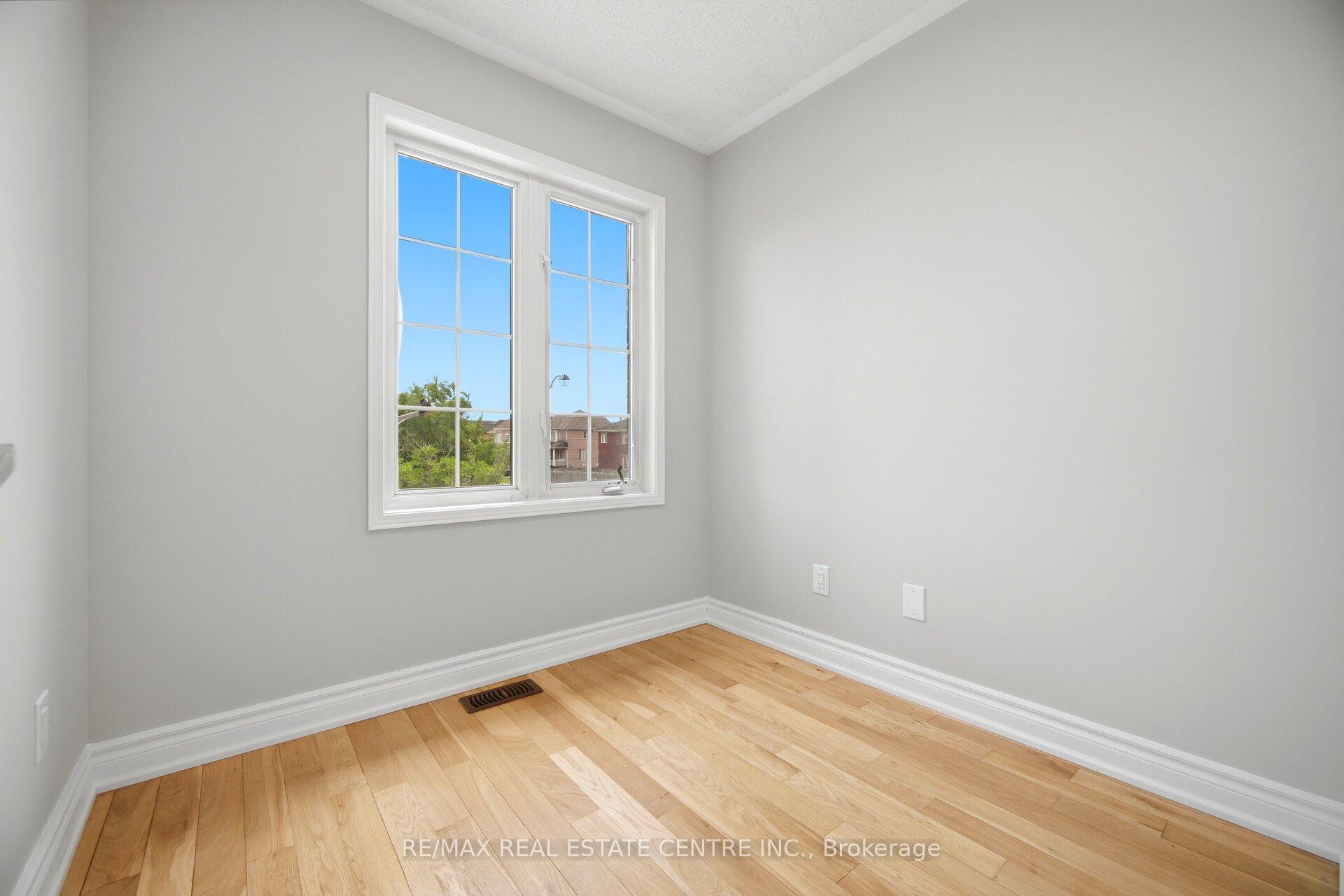 Photo 29 of 31 Spicebush Terrace, Brampton, Credit Valley — HOMEH