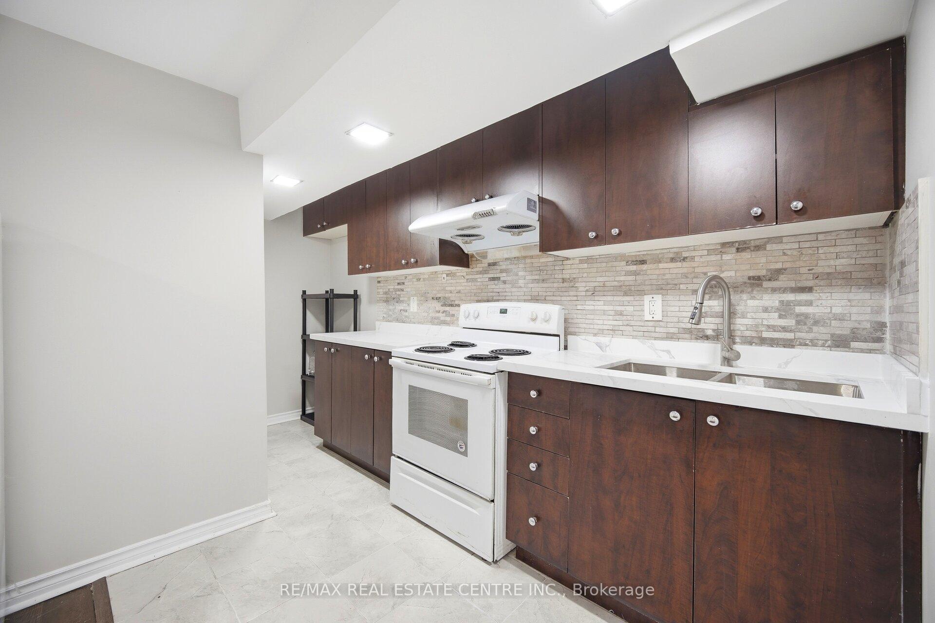 Photo 39 of 31 Spicebush Terrace, Brampton, Credit Valley — HOMEH