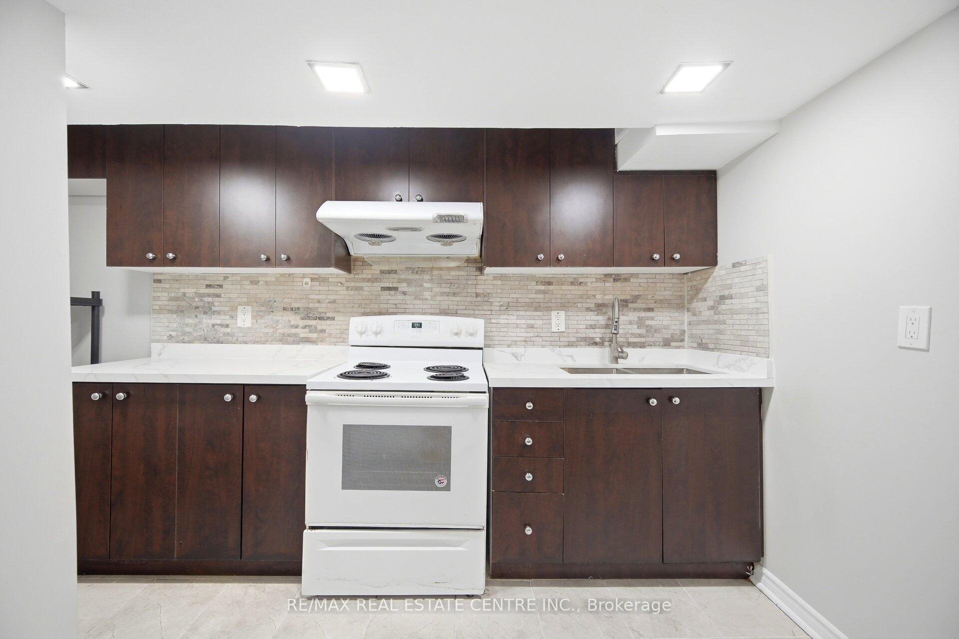 Photo 40 of 31 Spicebush Terrace, Brampton, Credit Valley — HOMEH