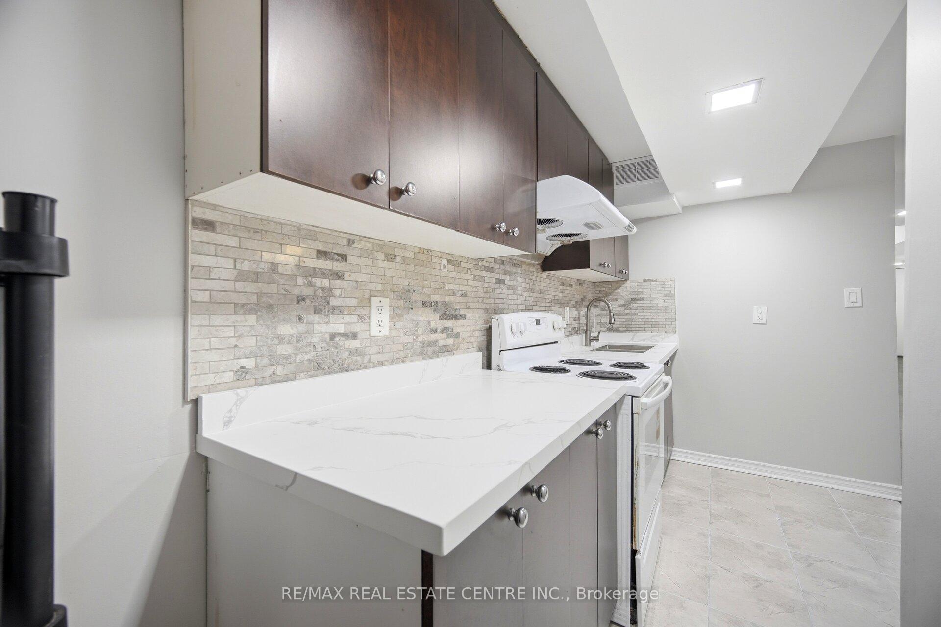 Photo 41 of 31 Spicebush Terrace, Brampton, Credit Valley — HOMEH