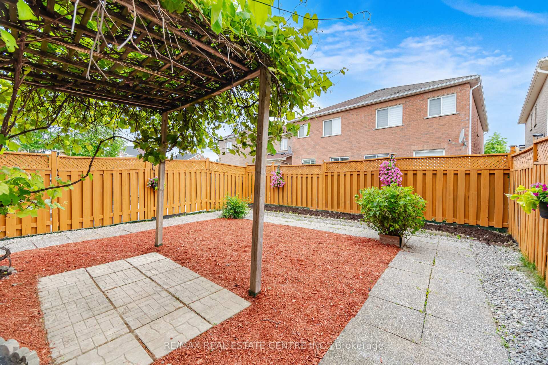 Photo 47 of 31 Spicebush Terrace, Brampton, Credit Valley — HOMEH