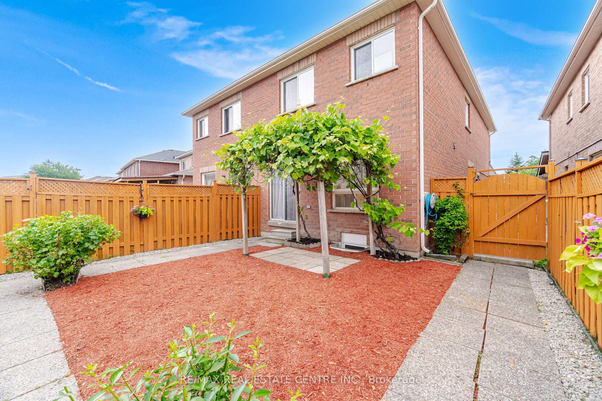 Photo 49 of 31 Spicebush Terrace, Brampton, Credit Valley — HOMEH