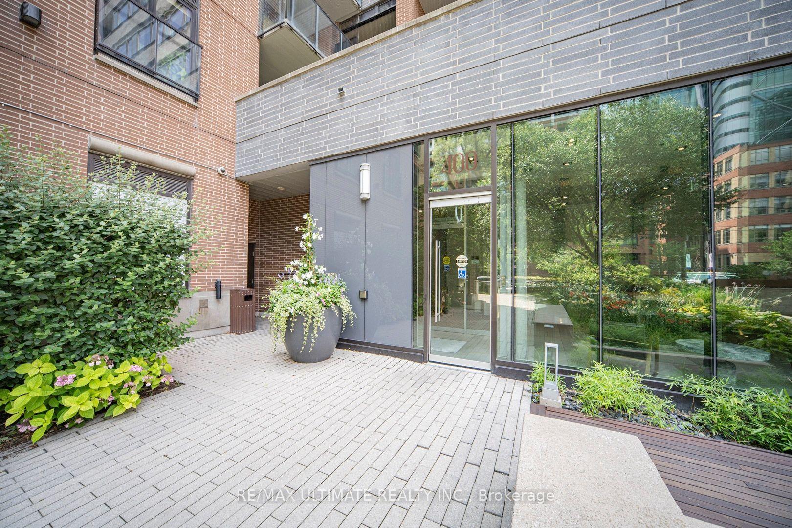 Photo 2 of Unit 306, 400 Wellington Street W, Toronto, Waterfront Communities — HOMEH