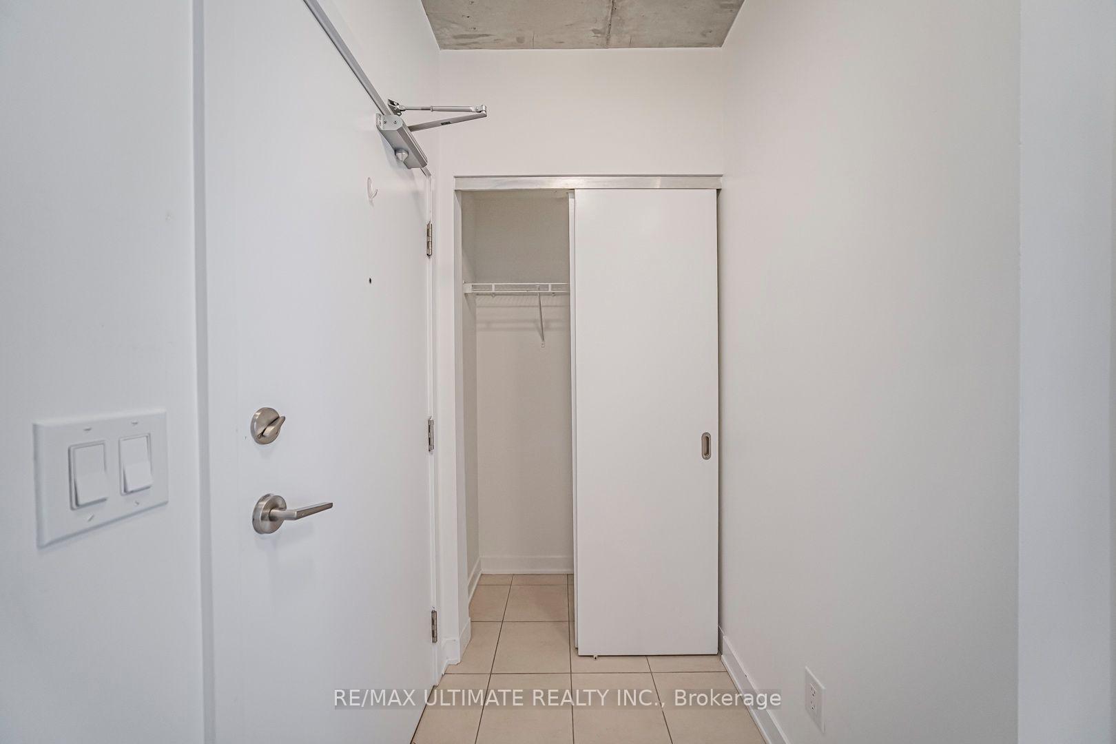 Photo 4 of Unit 306, 400 Wellington Street W, Toronto, Waterfront Communities — HOMEH