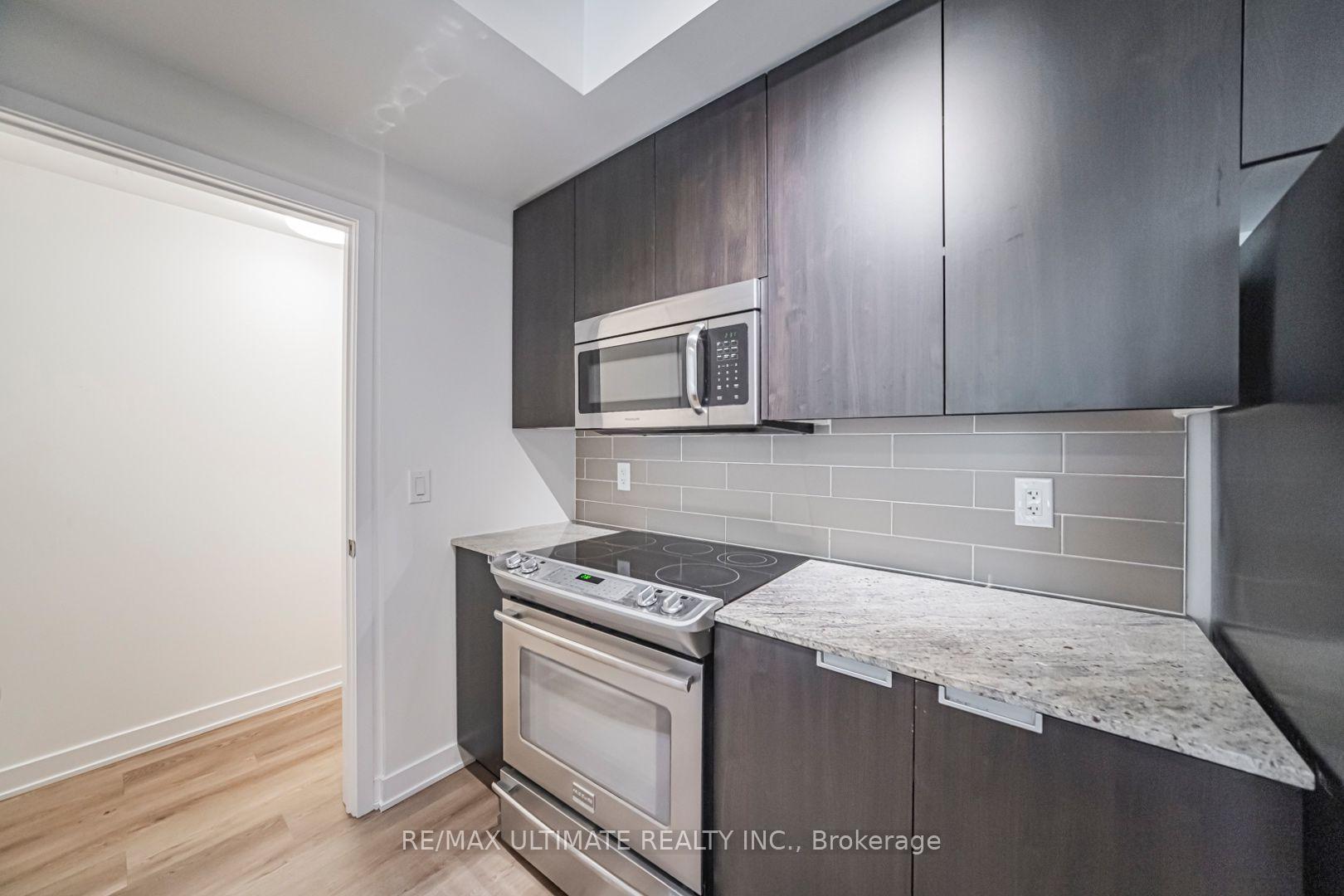 Photo 5 of Unit 306, 400 Wellington Street W, Toronto, Waterfront Communities — HOMEH