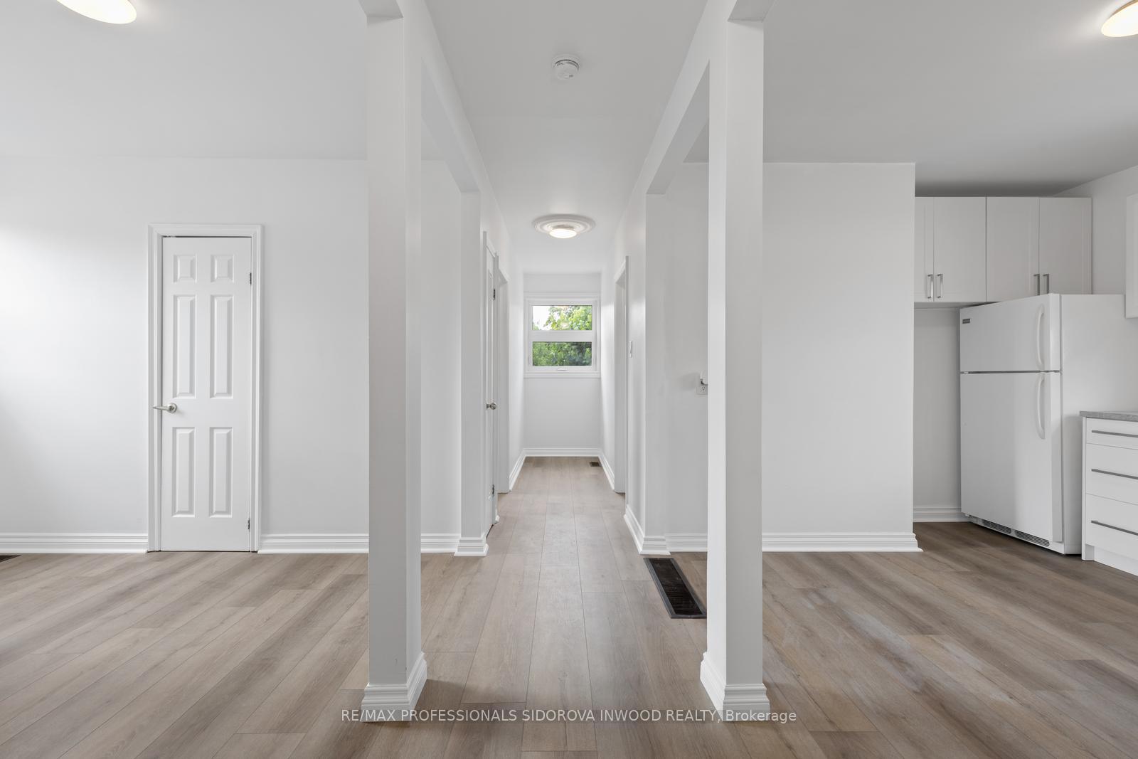 Photo 4 of Unit 2, 1 Dixon Road, Etobicoke, Humber Heights — HOMEH