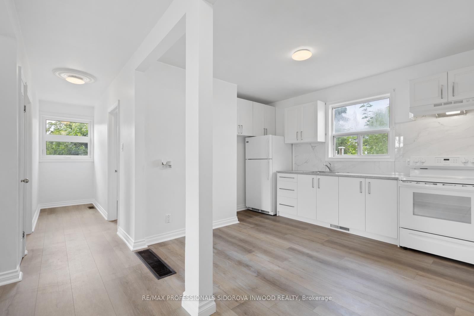 Photo 5 of Unit 2, 1 Dixon Road, Etobicoke, Humber Heights — HOMEH
