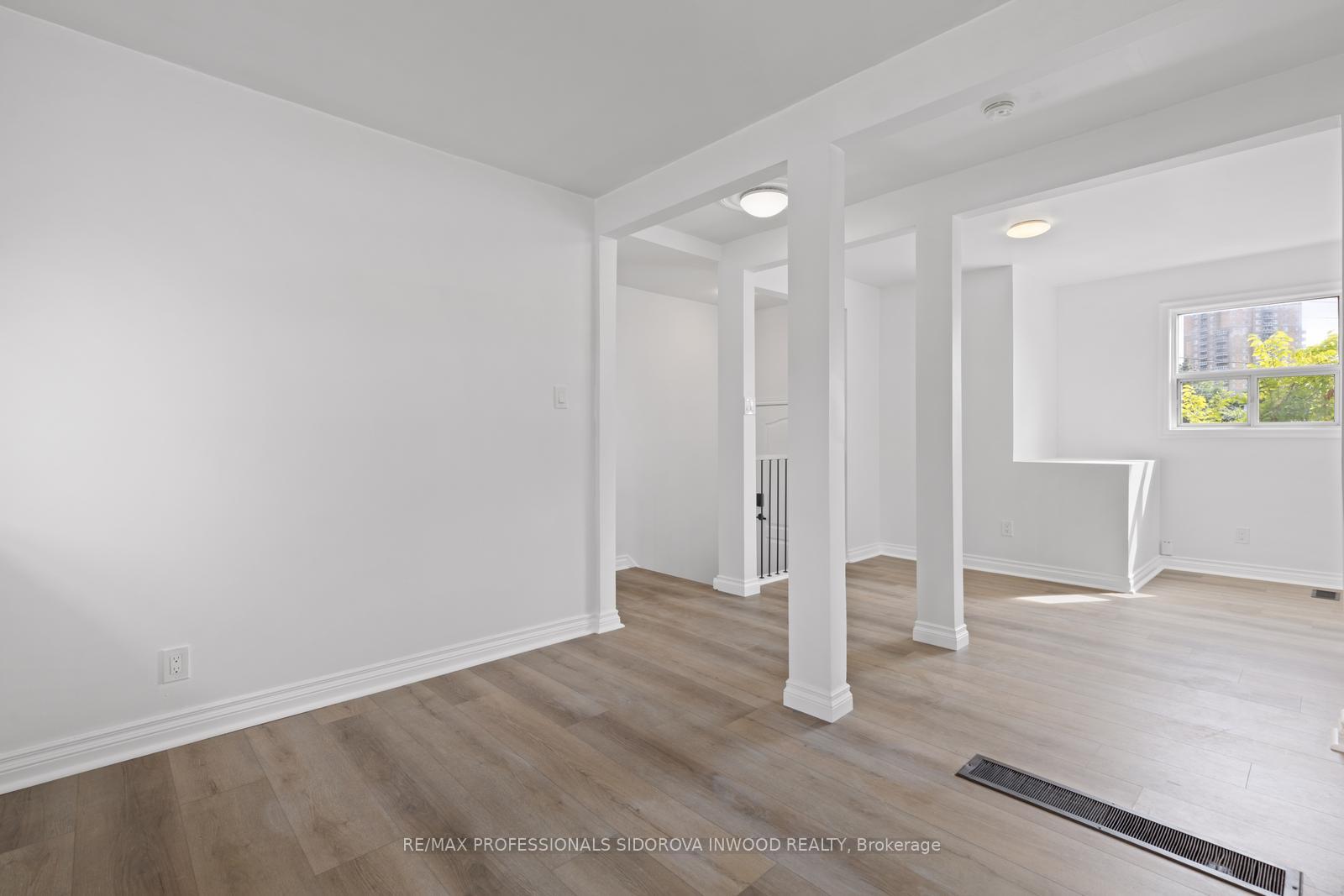 Photo 8 of Unit 2, 1 Dixon Road, Etobicoke, Humber Heights — HOMEH