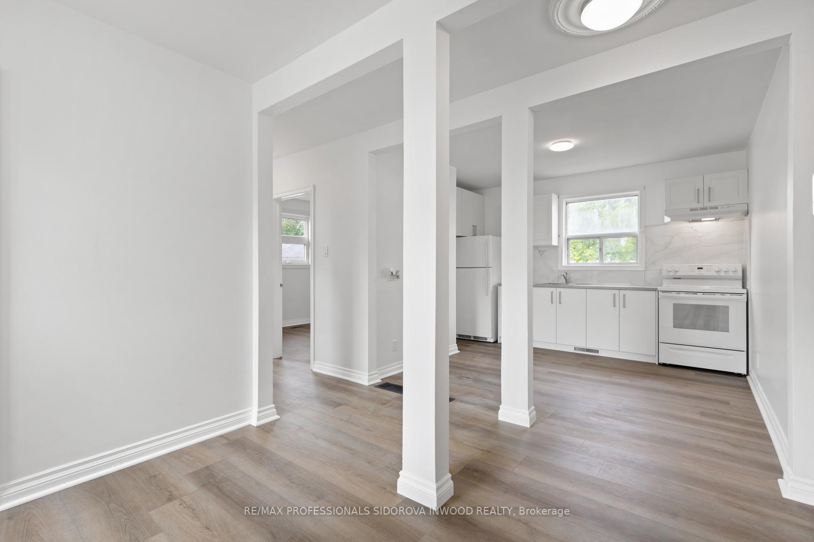 Photo 11 of Unit 2, 1 Dixon Road, Etobicoke, Humber Heights — HOMEH