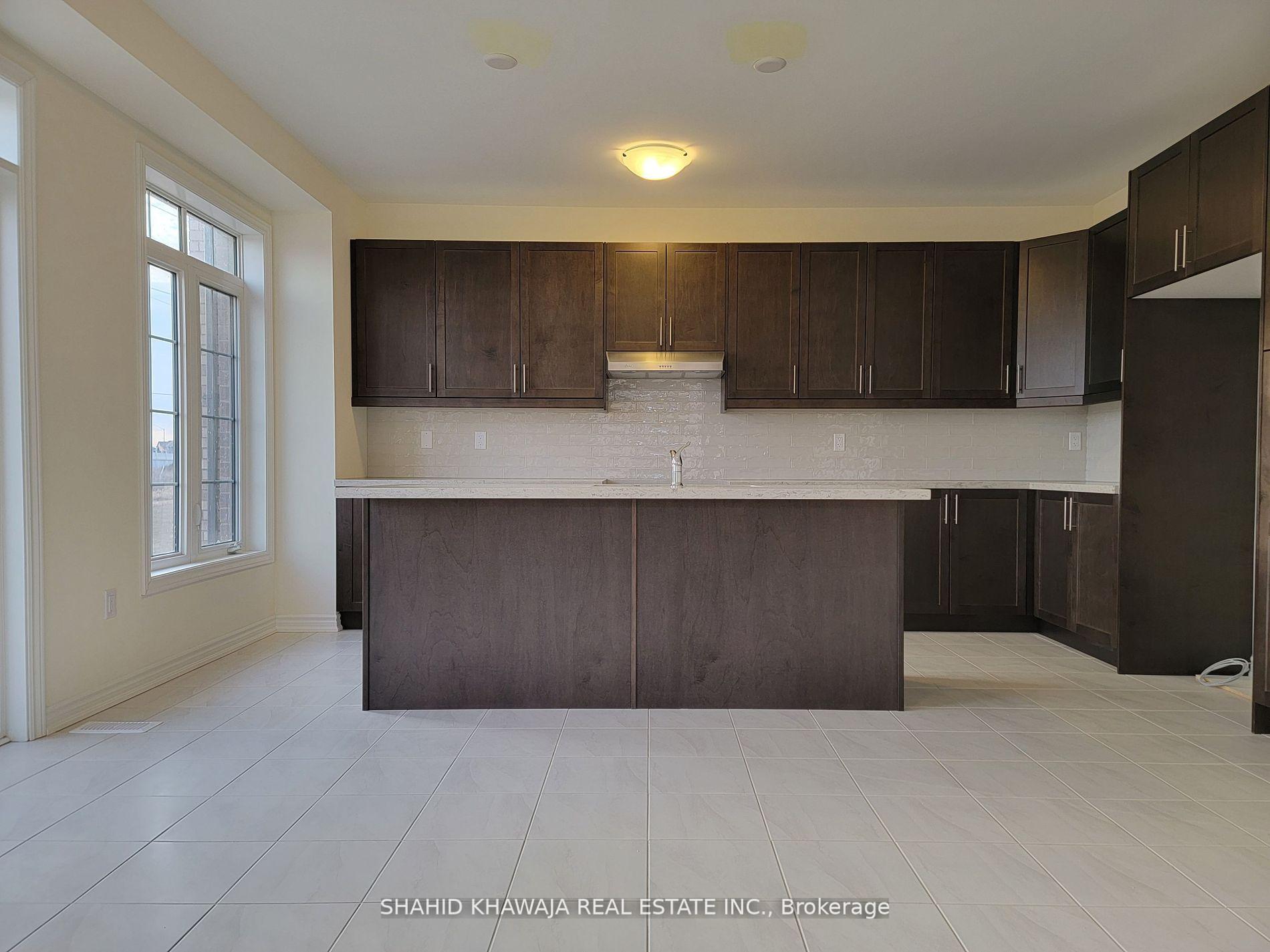 Photo 11 of 322 Valleyway Drive, Brampton, Credit Valley — HOMEH