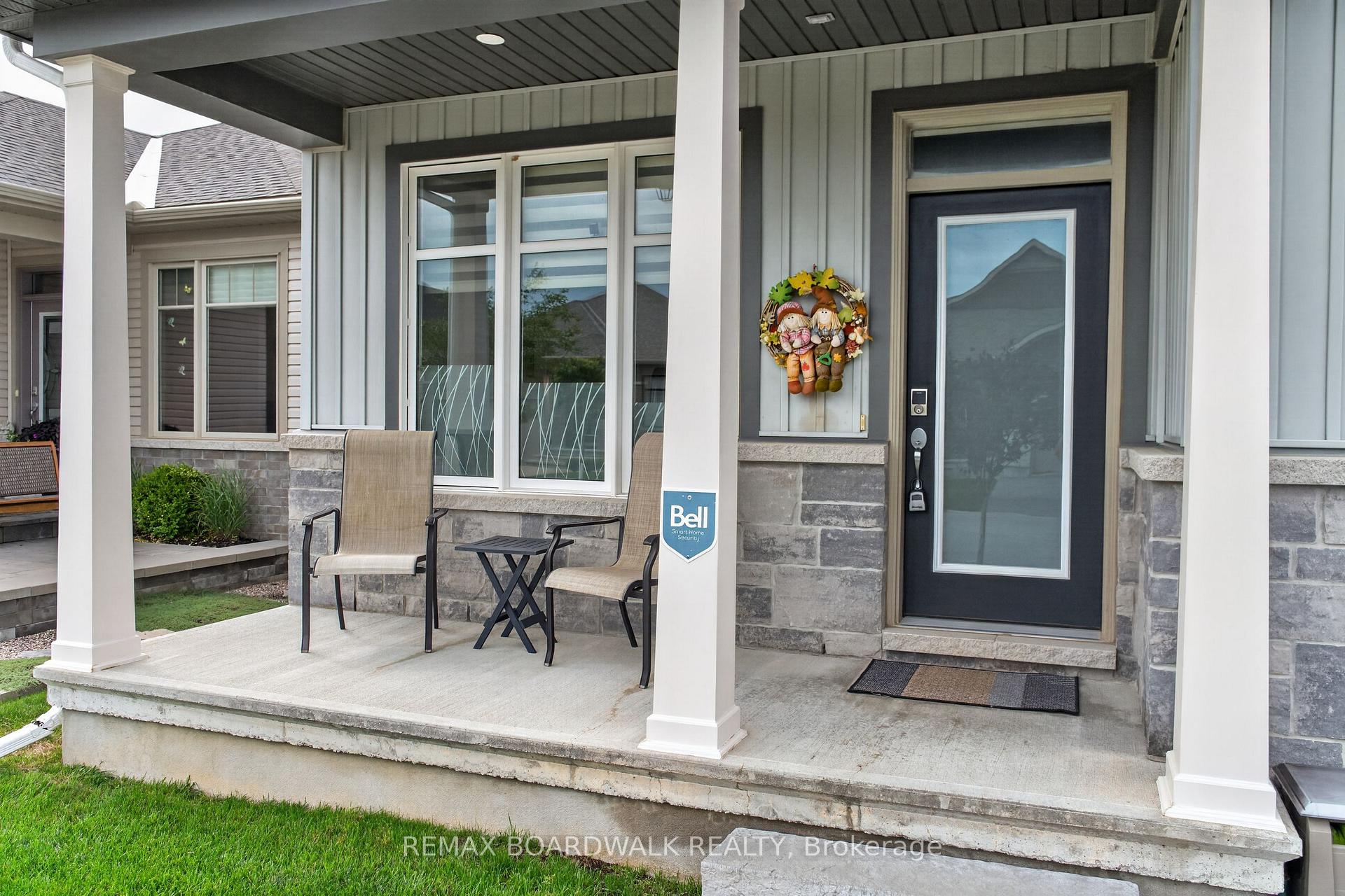 Photo 3 of 522 Ace Street, Ottawa, Kanata - Emerald Meadows/Trailwest — HOMEH