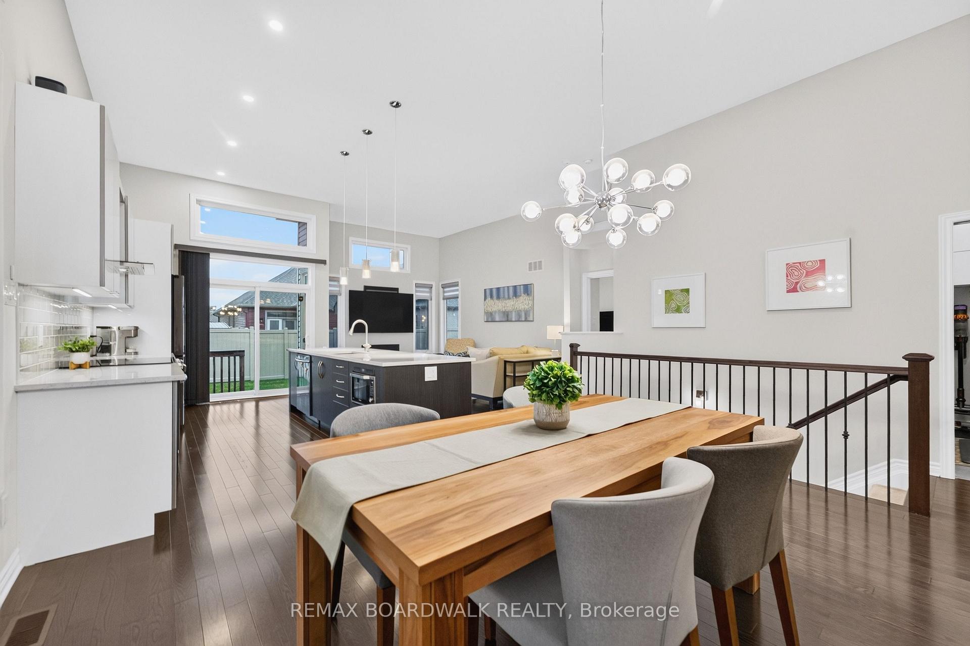 Photo 11 of 522 Ace Street, Ottawa, Kanata - Emerald Meadows/Trailwest — HOMEH