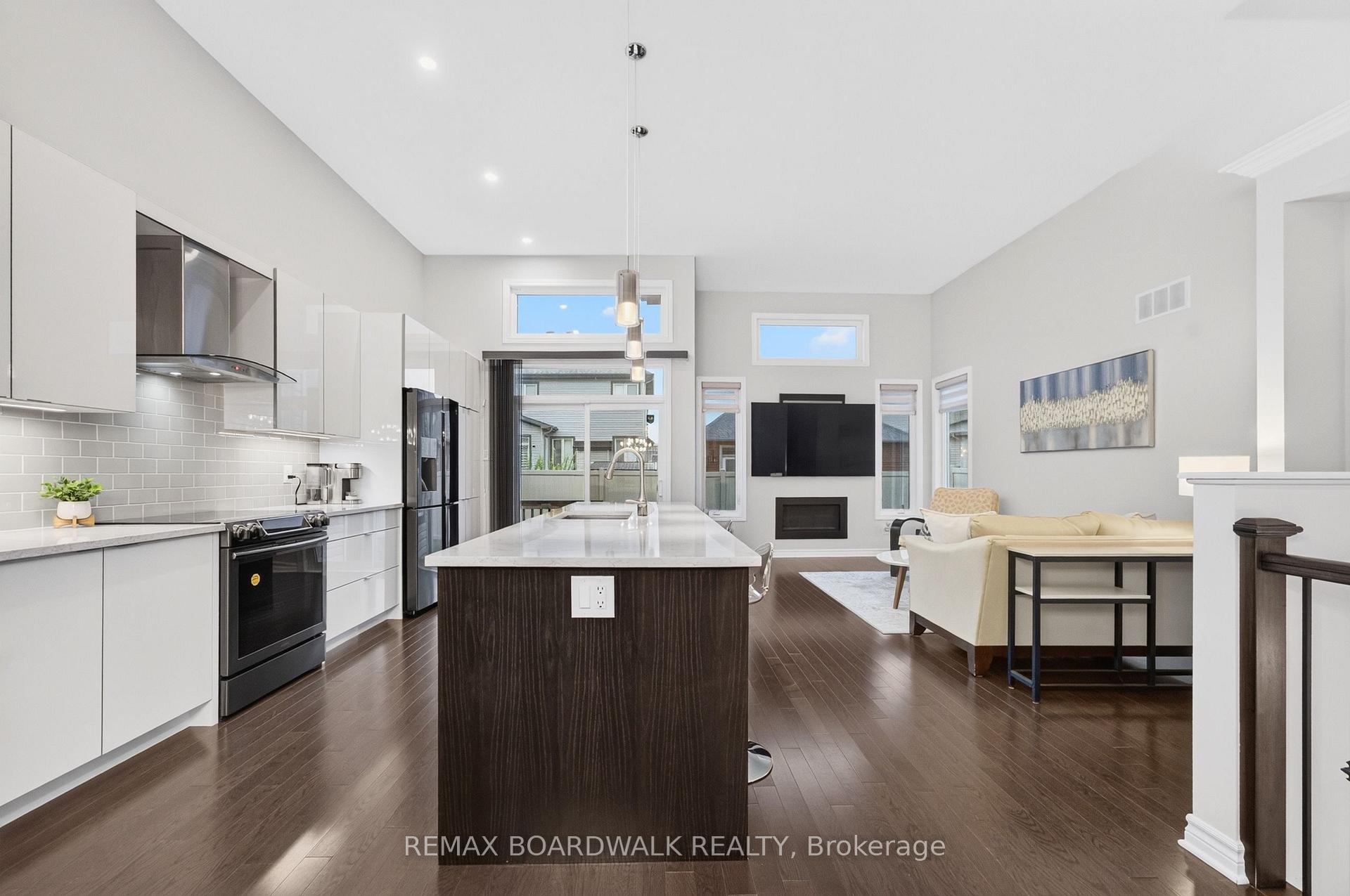 Photo 12 of 522 Ace Street, Ottawa, Kanata - Emerald Meadows/Trailwest — HOMEH