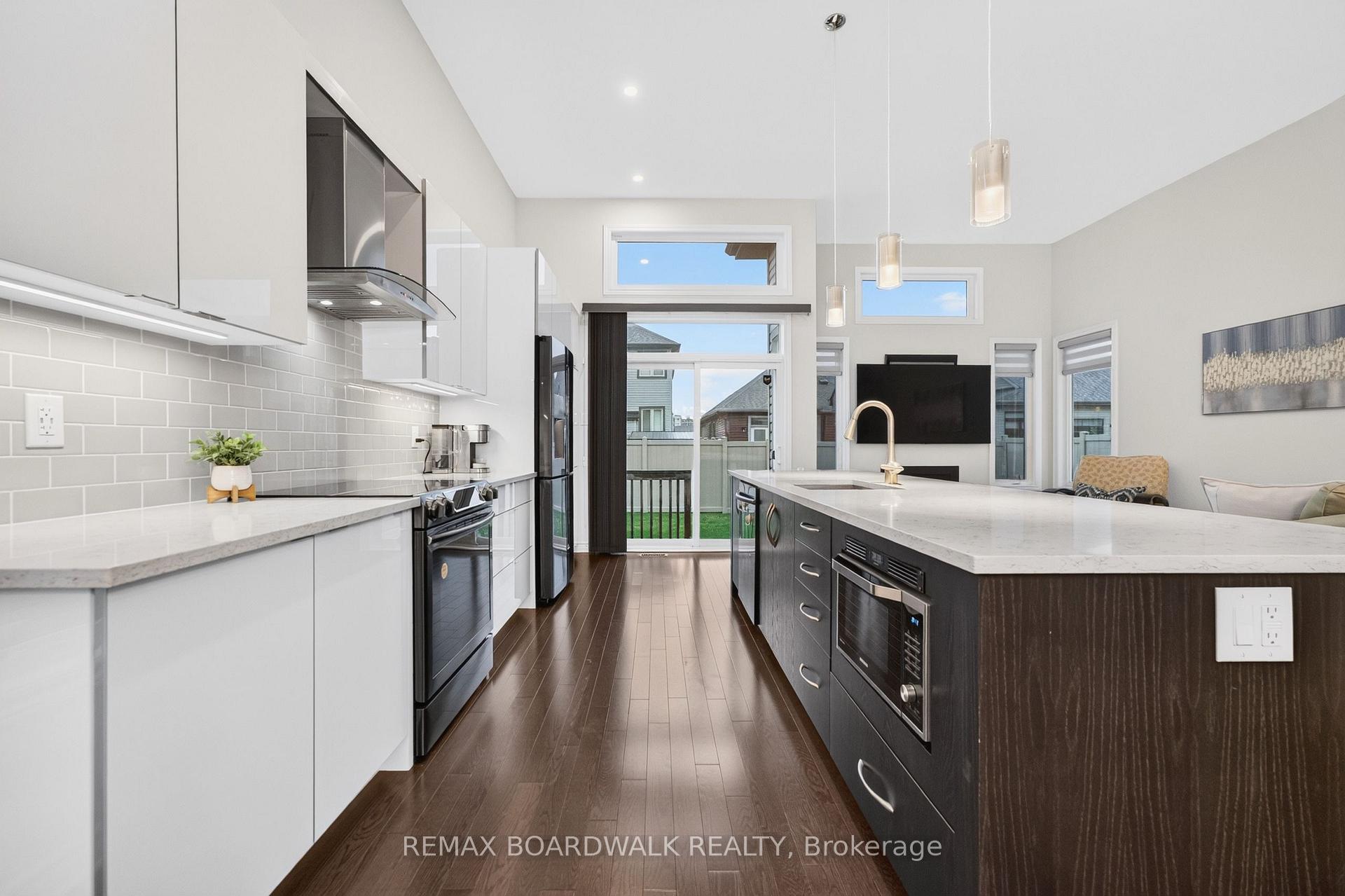 Photo 18 of 522 Ace Street, Ottawa, Kanata - Emerald Meadows/Trailwest — HOMEH