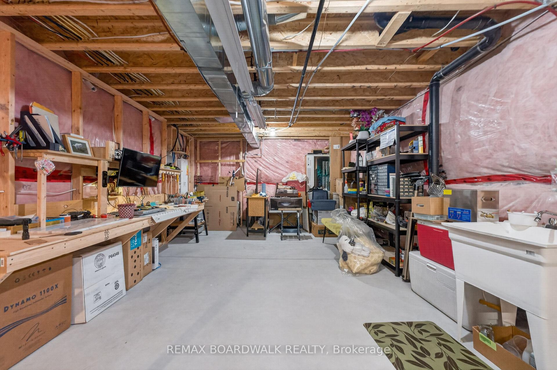 Photo 33 of 522 Ace Street, Ottawa, Kanata - Emerald Meadows/Trailwest — HOMEH