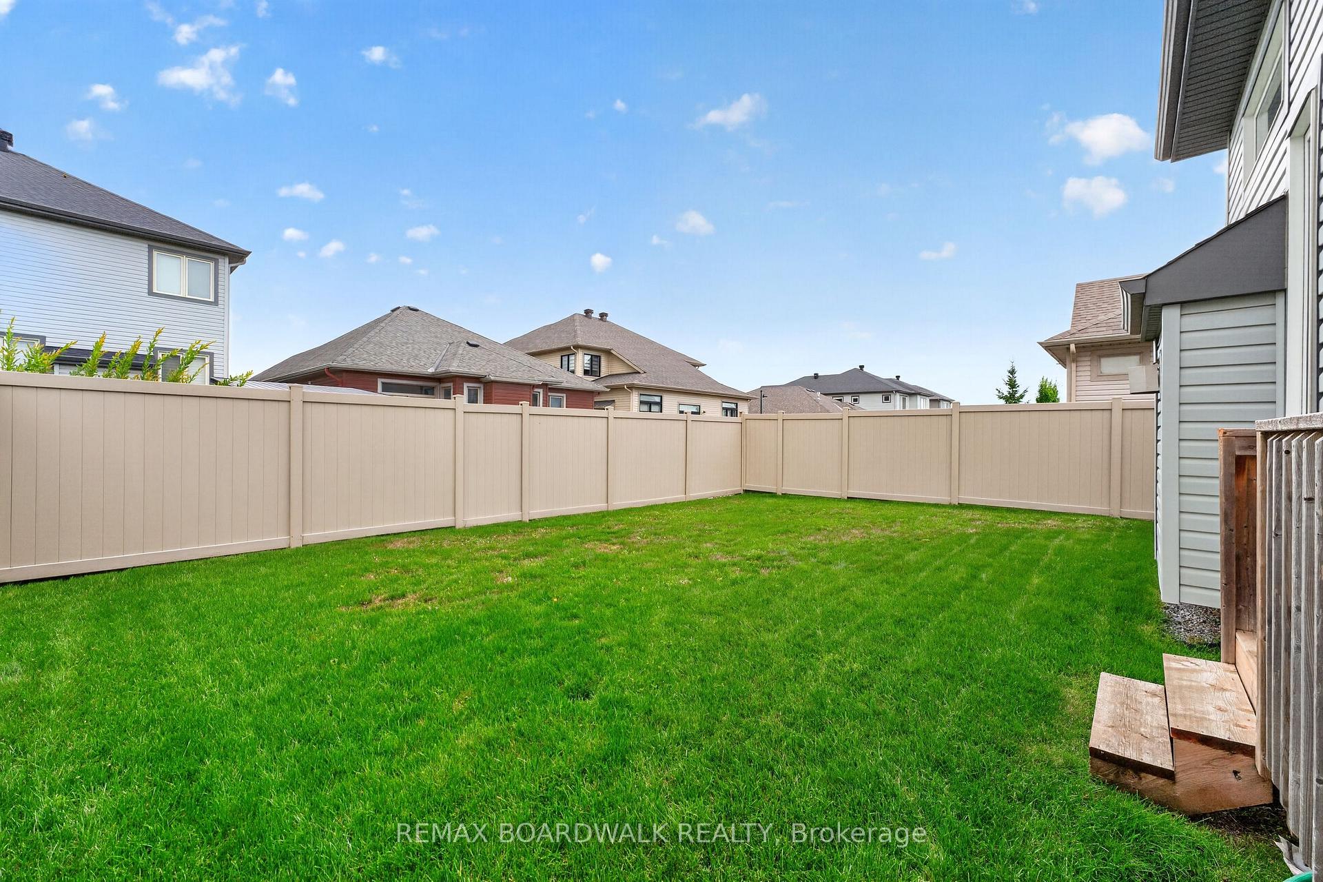 Photo 35 of 522 Ace Street, Ottawa, Kanata - Emerald Meadows/Trailwest — HOMEH