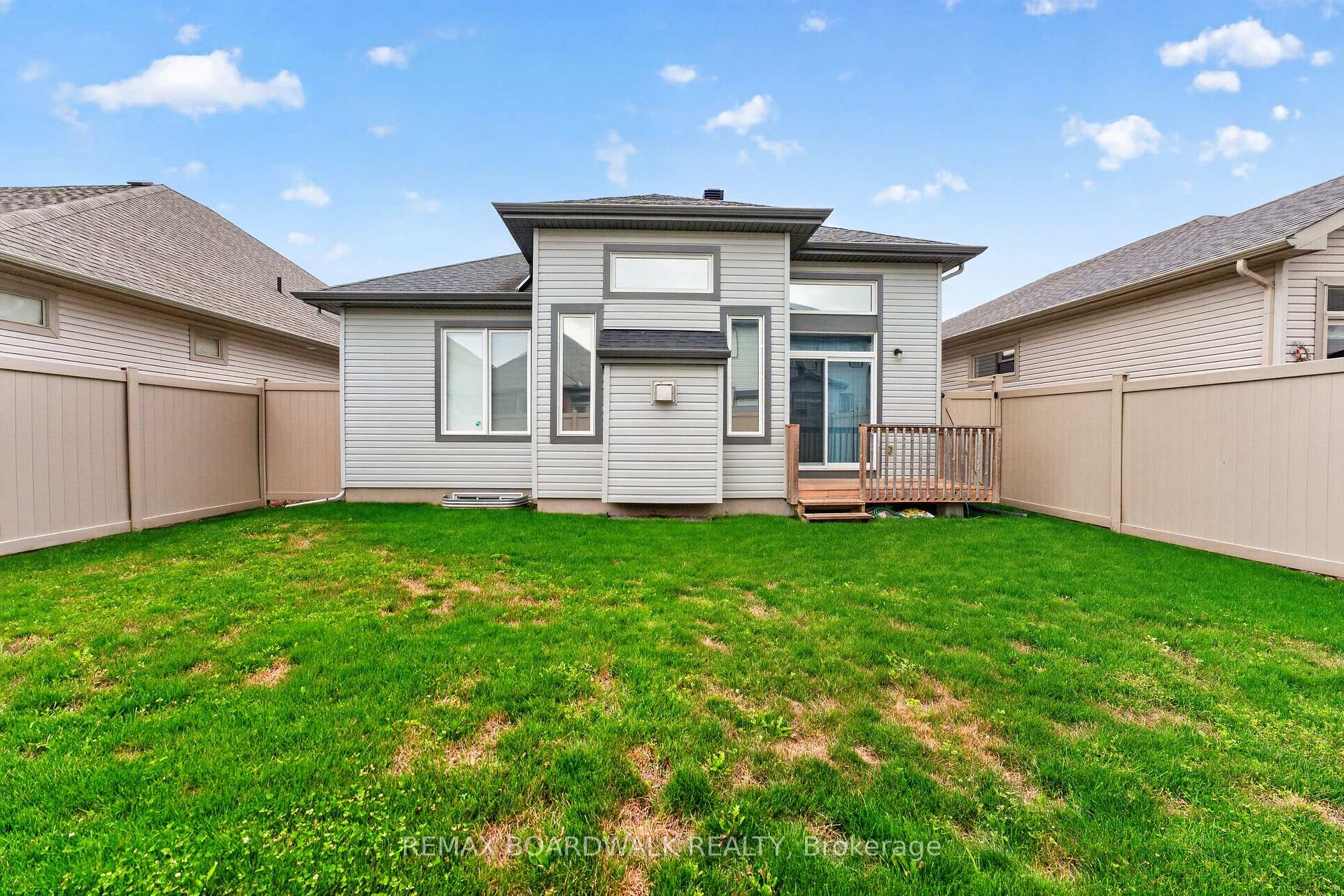Photo 37 of 522 Ace Street, Ottawa, Kanata - Emerald Meadows/Trailwest — HOMEH