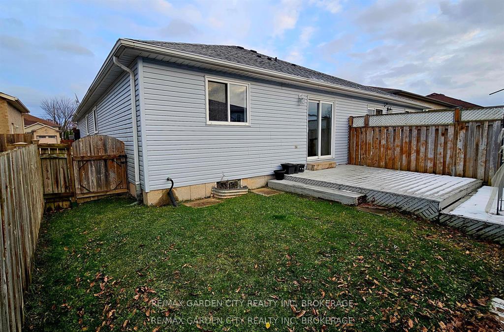 Photo 24 of 244 Autumn Crescent, Welland, West Welland — HOMEH
