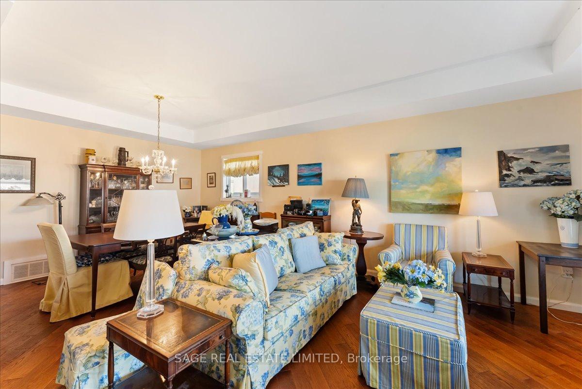 Photo 6 of 27 Kathrose Drive, North York, Pleasant View — HOMEH