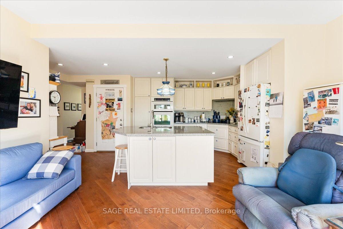 Photo 16 of 27 Kathrose Drive, North York, Pleasant View — HOMEH