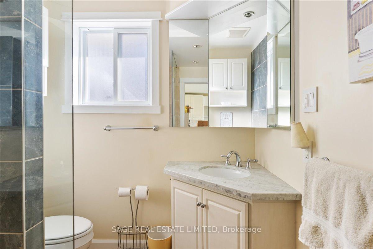 Photo 34 of 27 Kathrose Drive, North York, Pleasant View — HOMEH