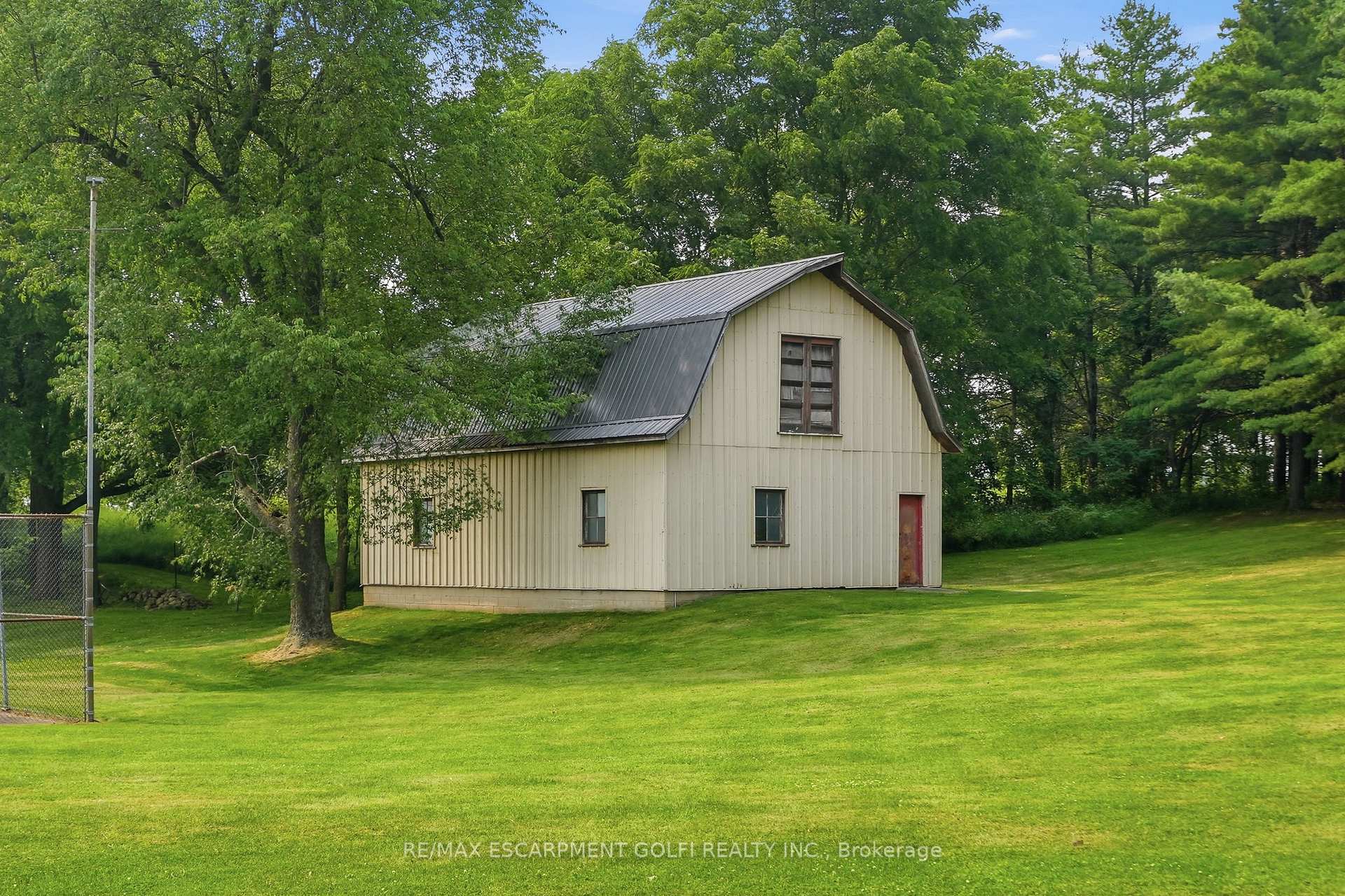Photo 4 of 545 German School Road, Brant, South Dumfries — HOMEH