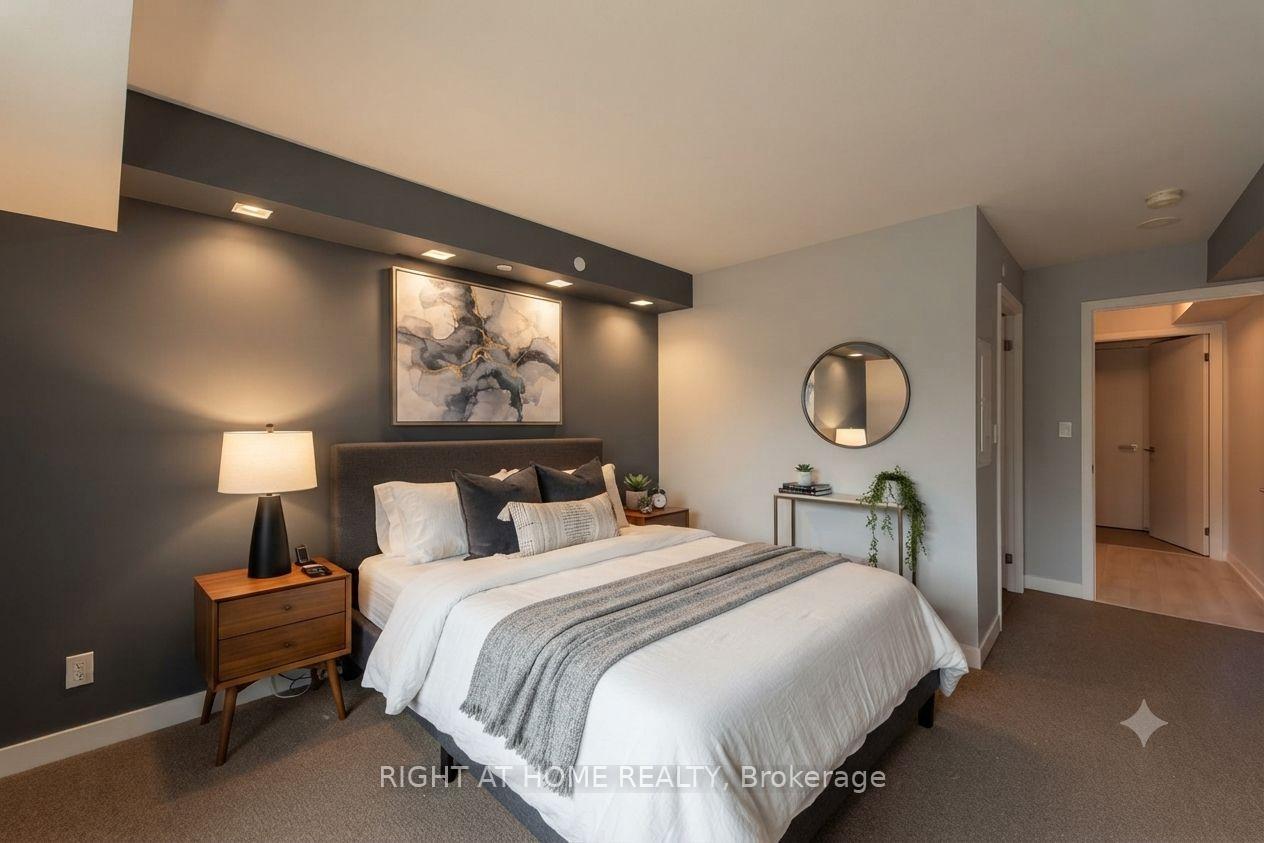 Photo 2 of Unit 101, 118 Varna Drive, Toronto, Englemount-Lawrence — HOMEH
