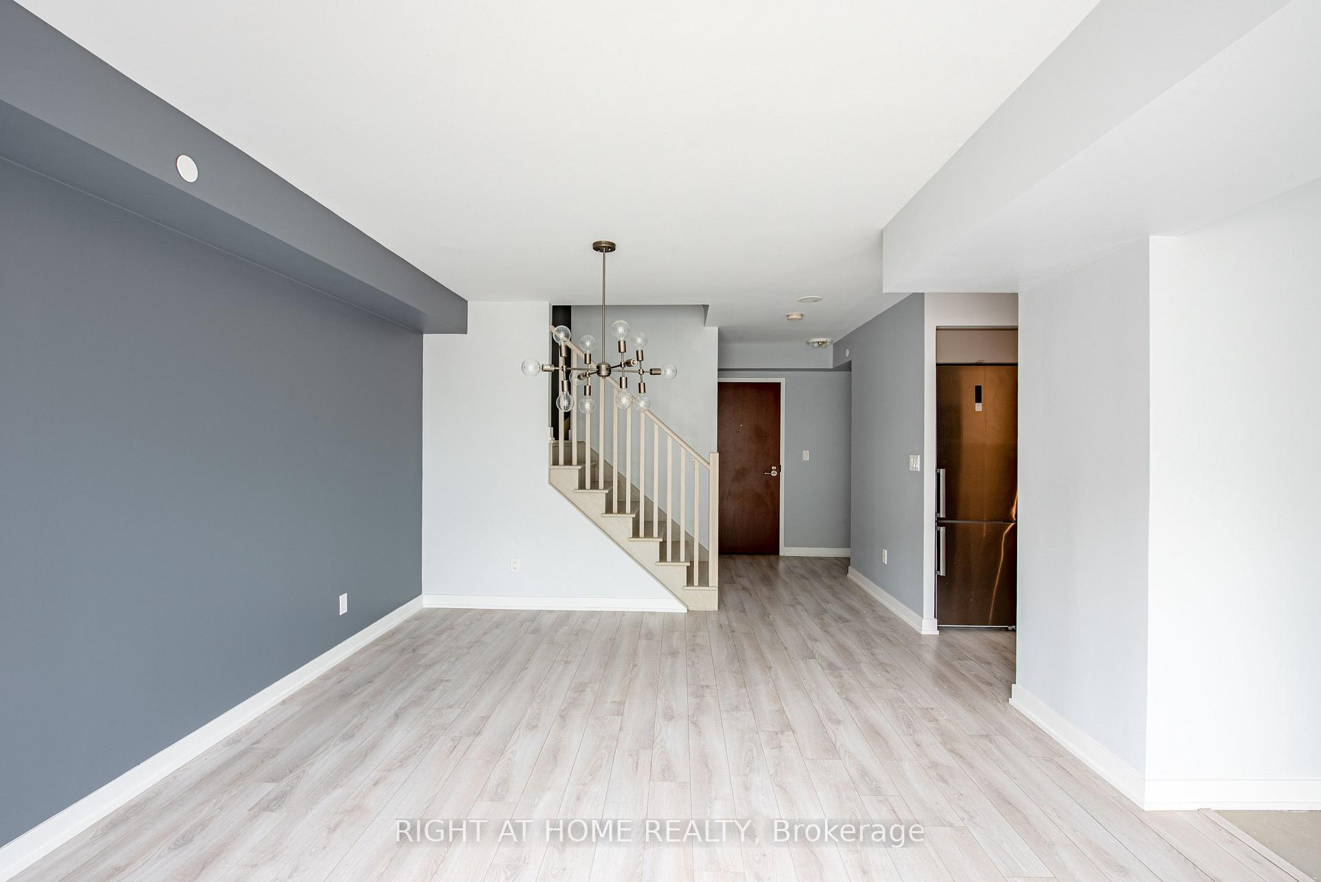 Photo 6 of Unit 101, 118 Varna Drive, Toronto, Englemount-Lawrence — HOMEH