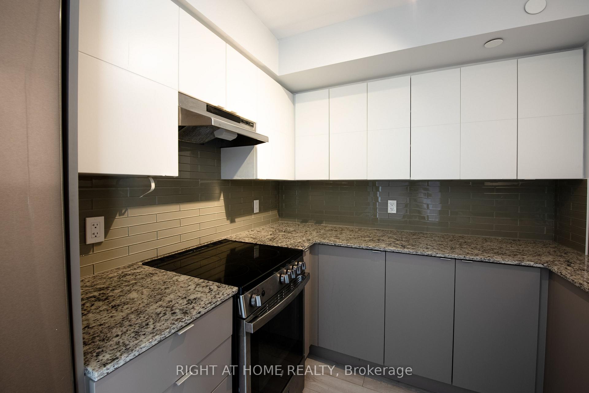 Photo 9 of Unit 101, 118 Varna Drive, Toronto, Englemount-Lawrence — HOMEH