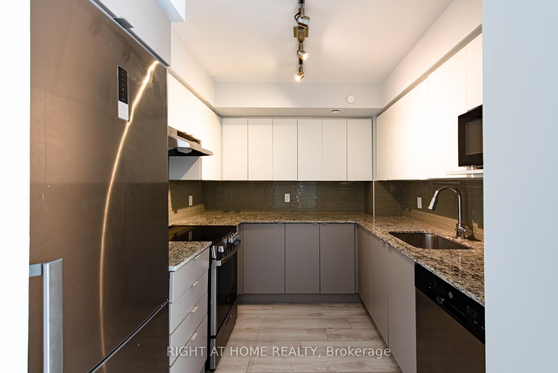 Photo 11 of Unit 101, 118 Varna Drive, Toronto, Englemount-Lawrence — HOMEH