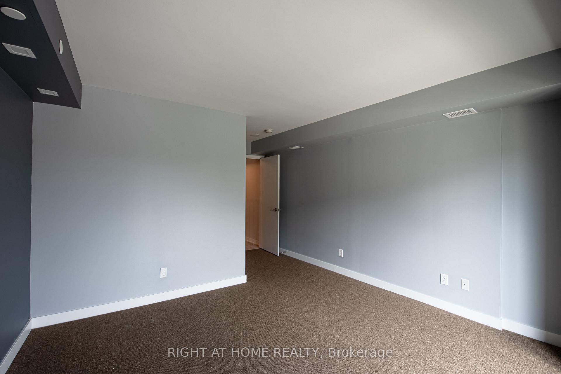 Photo 22 of Unit 101, 118 Varna Drive, Toronto, Englemount-Lawrence — HOMEH