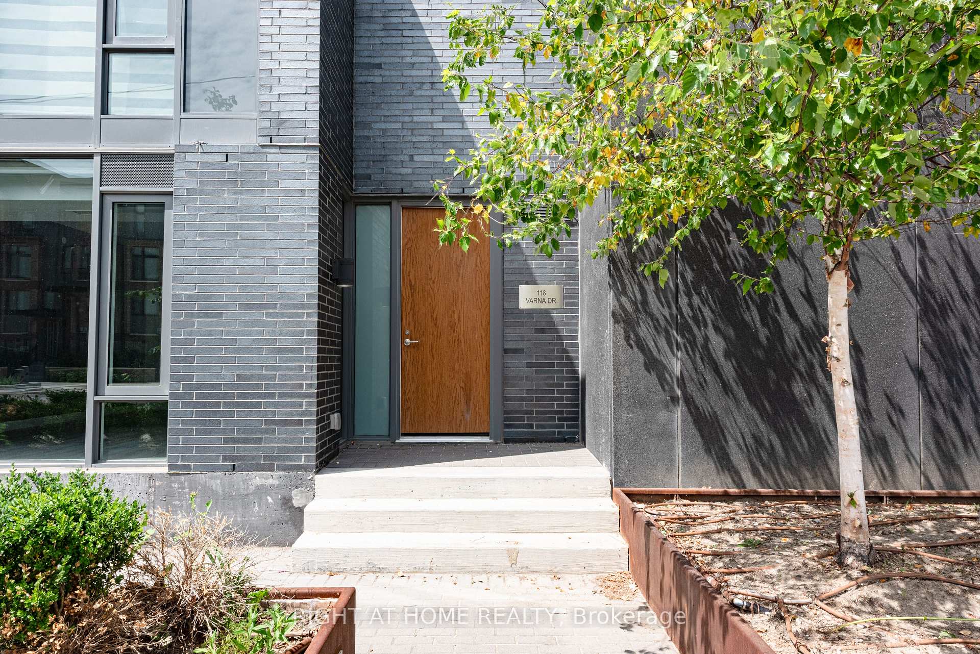 Photo 26 of Unit 101, 118 Varna Drive, Toronto, Englemount-Lawrence — HOMEH