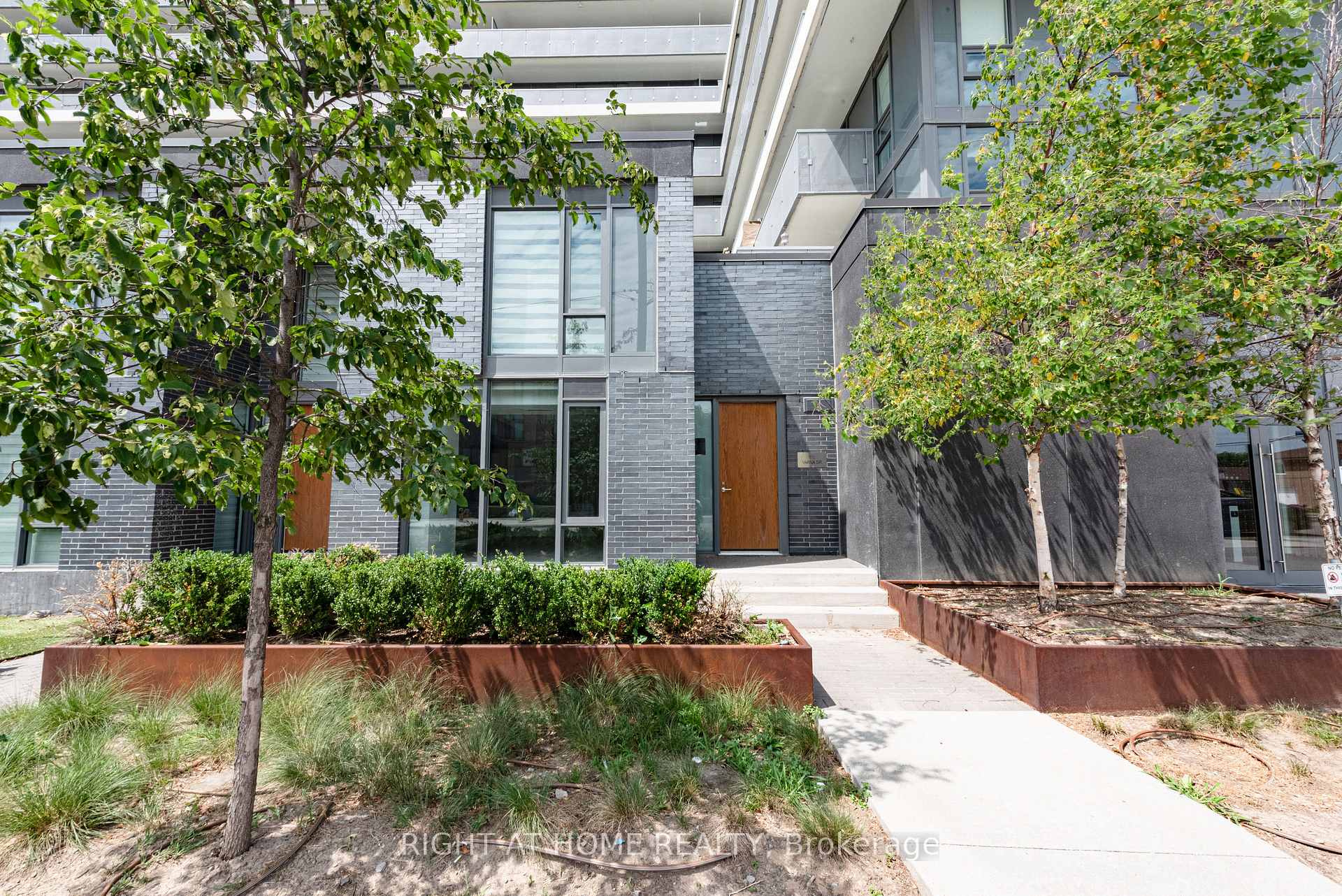 Photo 27 of Unit 101, 118 Varna Drive, Toronto, Englemount-Lawrence — HOMEH