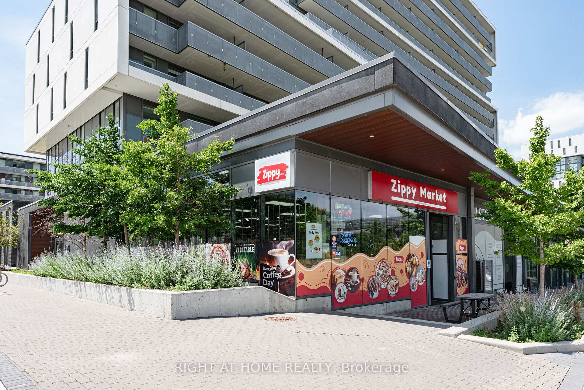 Photo 34 of Unit 101, 118 Varna Drive, Toronto, Englemount-Lawrence — HOMEH