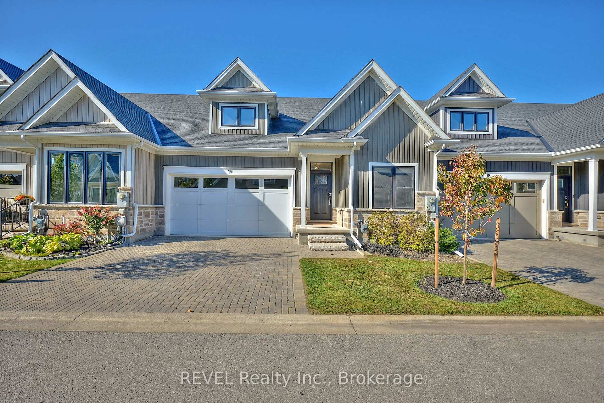 Photo 2 of Unit 19, 9245 Shoveller Drive, Niagara Falls, Forestview — HOMEH