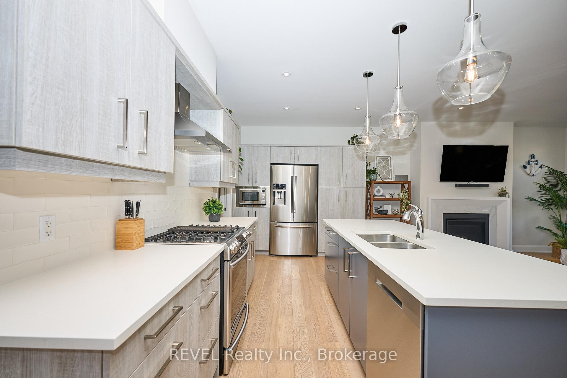 Photo 5 of Unit 19, 9245 Shoveller Drive, Niagara Falls, Forestview — HOMEH