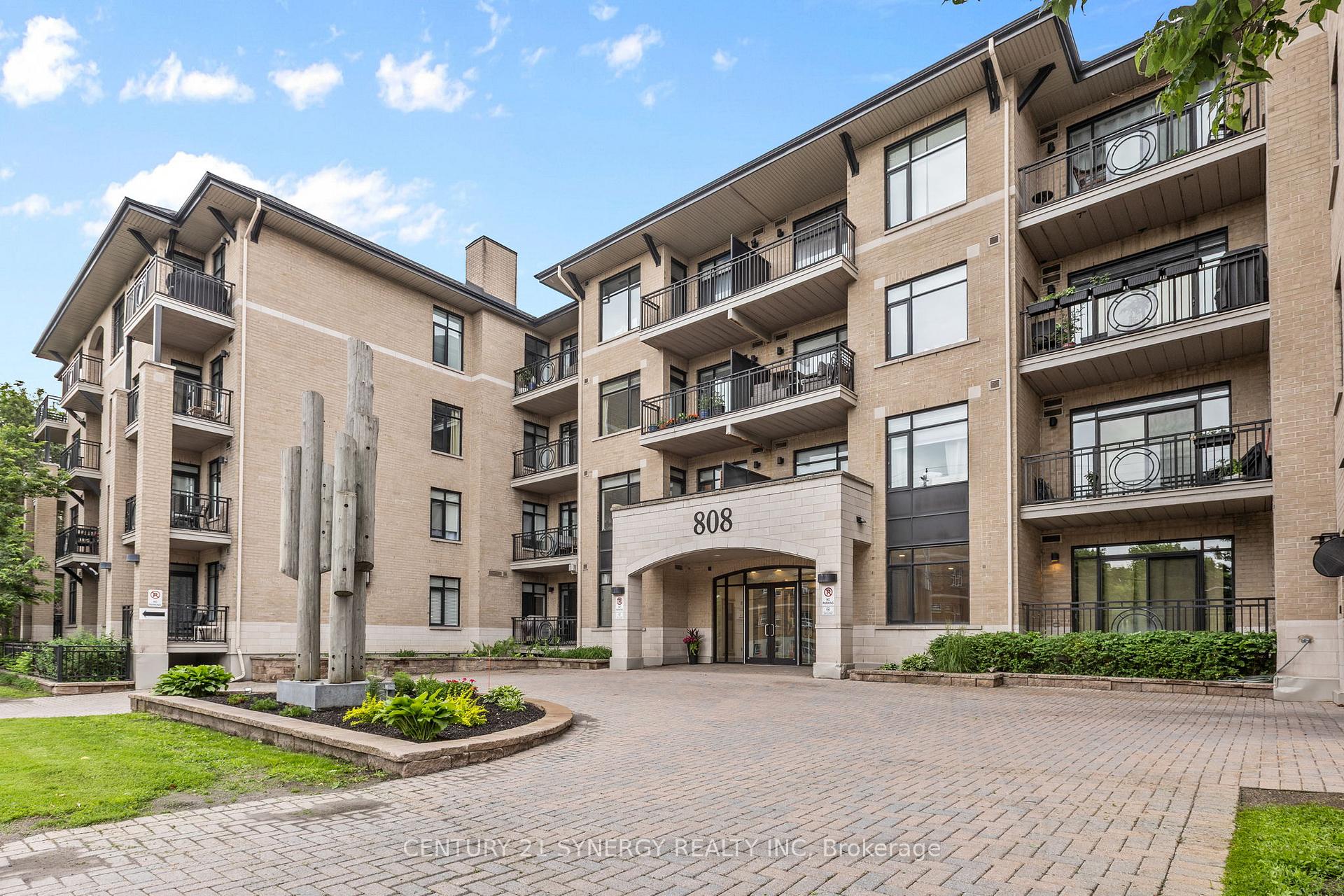 Front of Unit 312, 808 Bronson Avenue